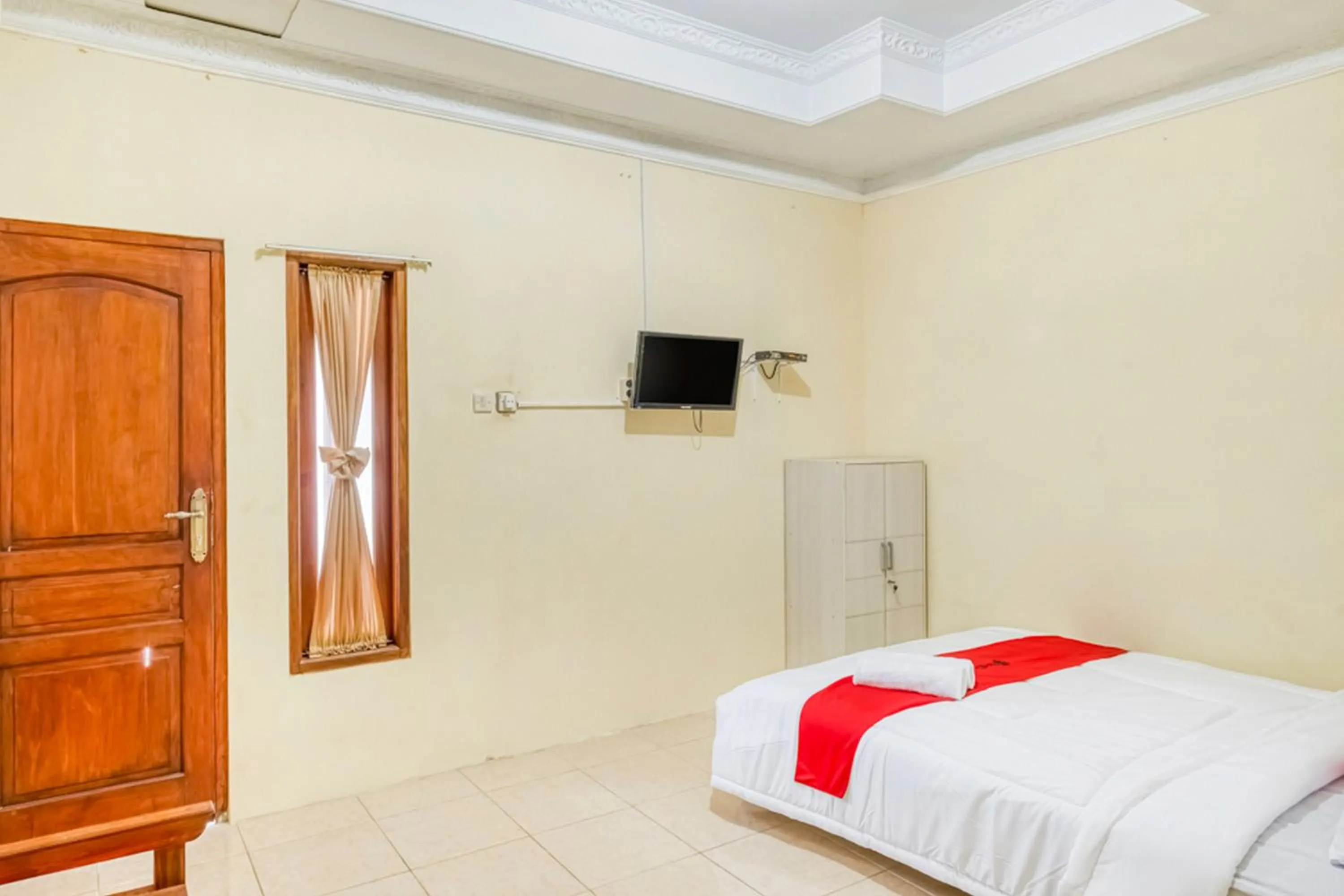 Bed in RedDoorz near Wisata Pantai Parangtritis