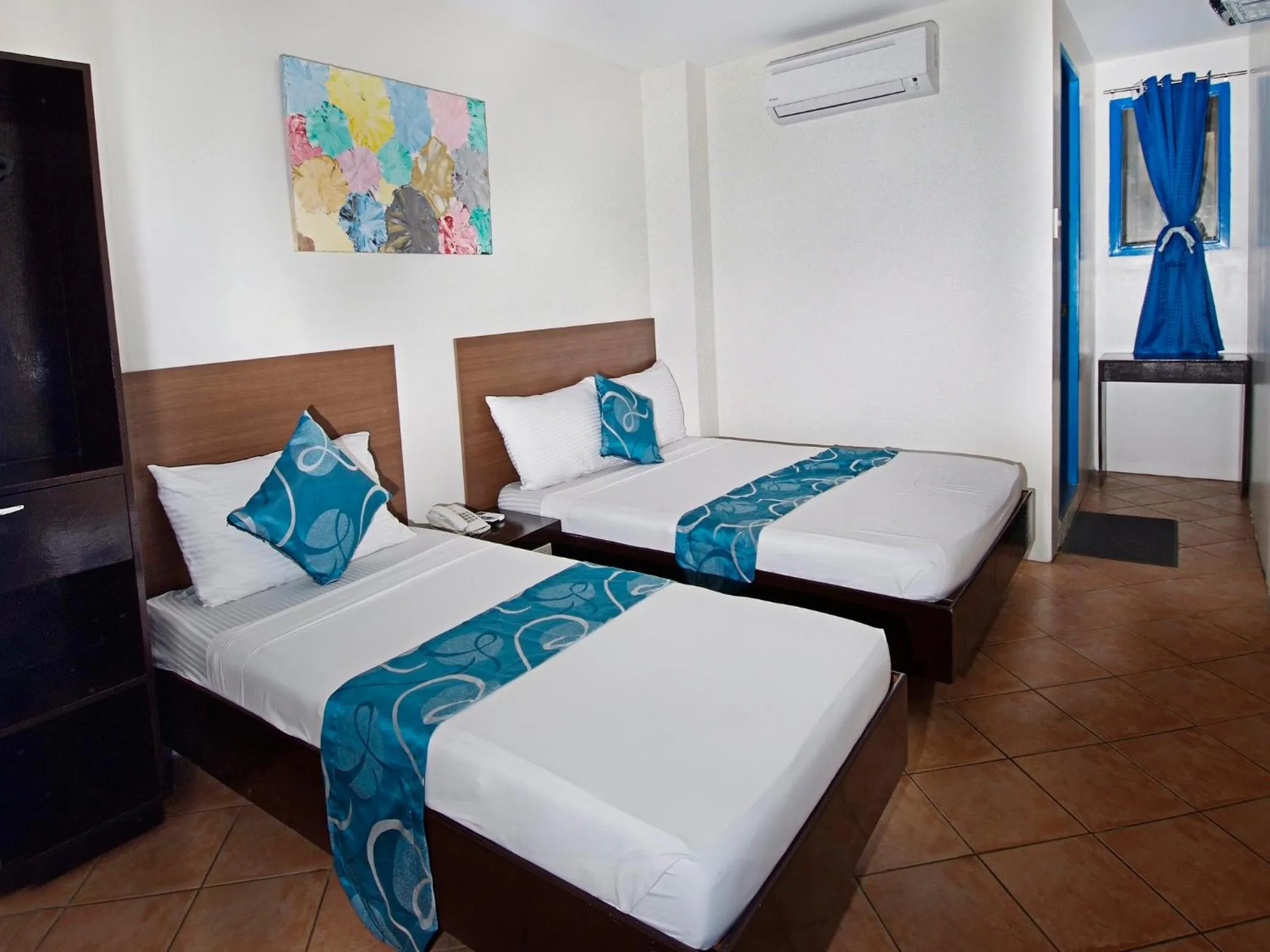 Photo of the whole room, Bed in Skyblue Hotel