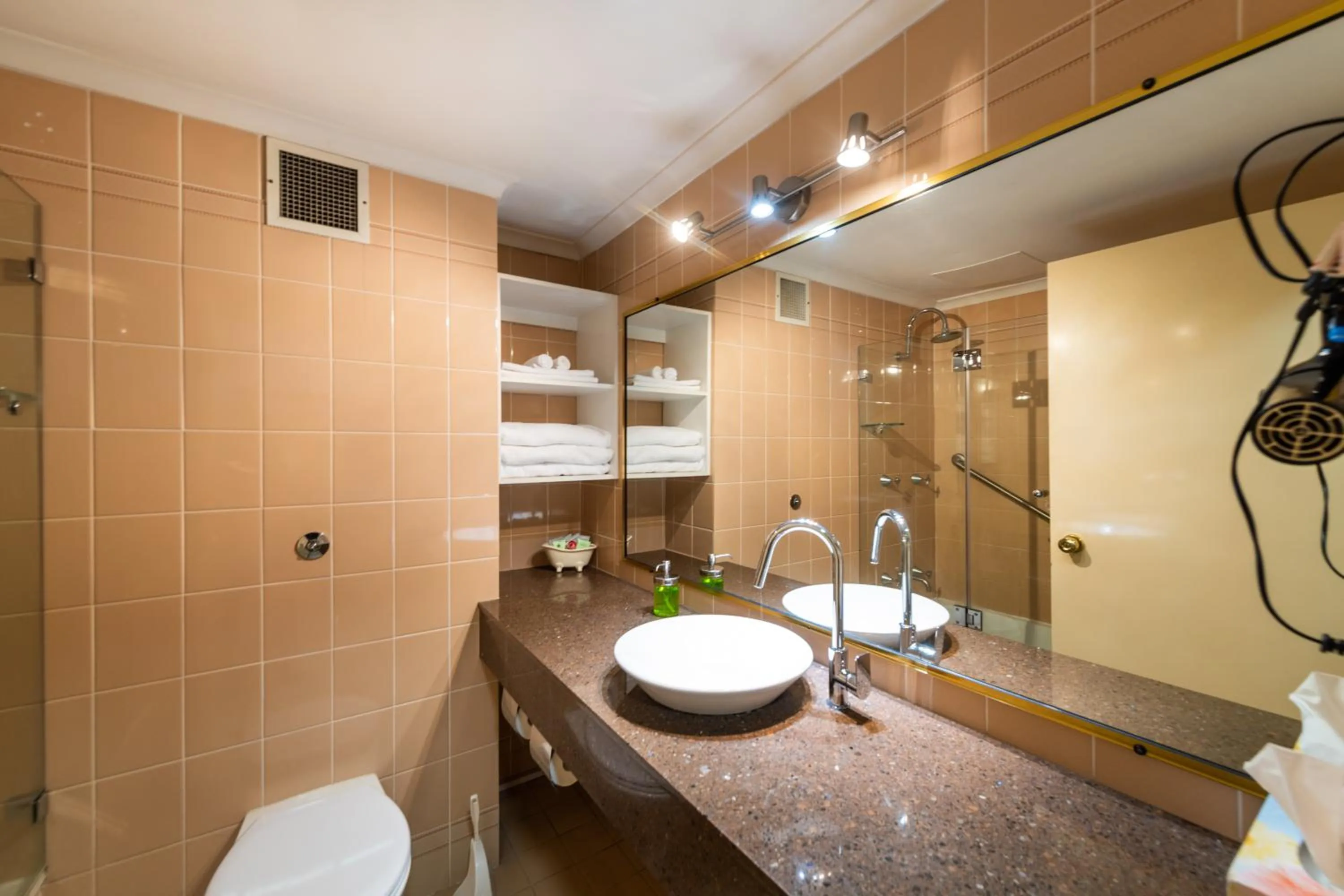 Golden Age Motor Inn