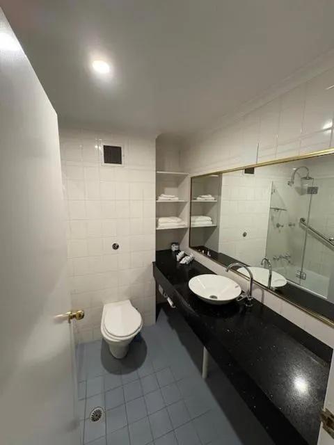 Golden Age Motor Inn