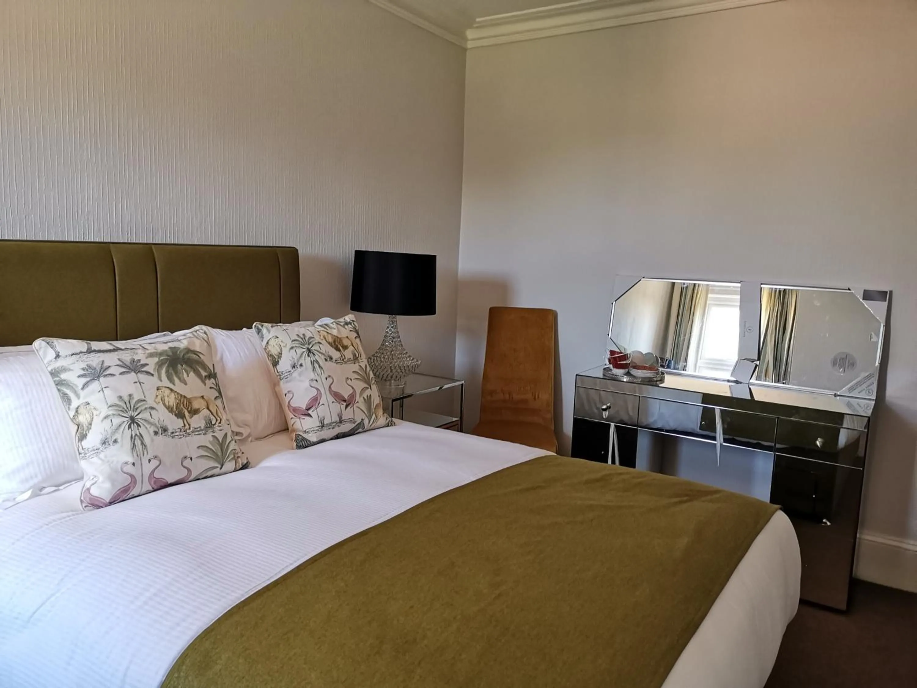 Bed in THE LAZY LION