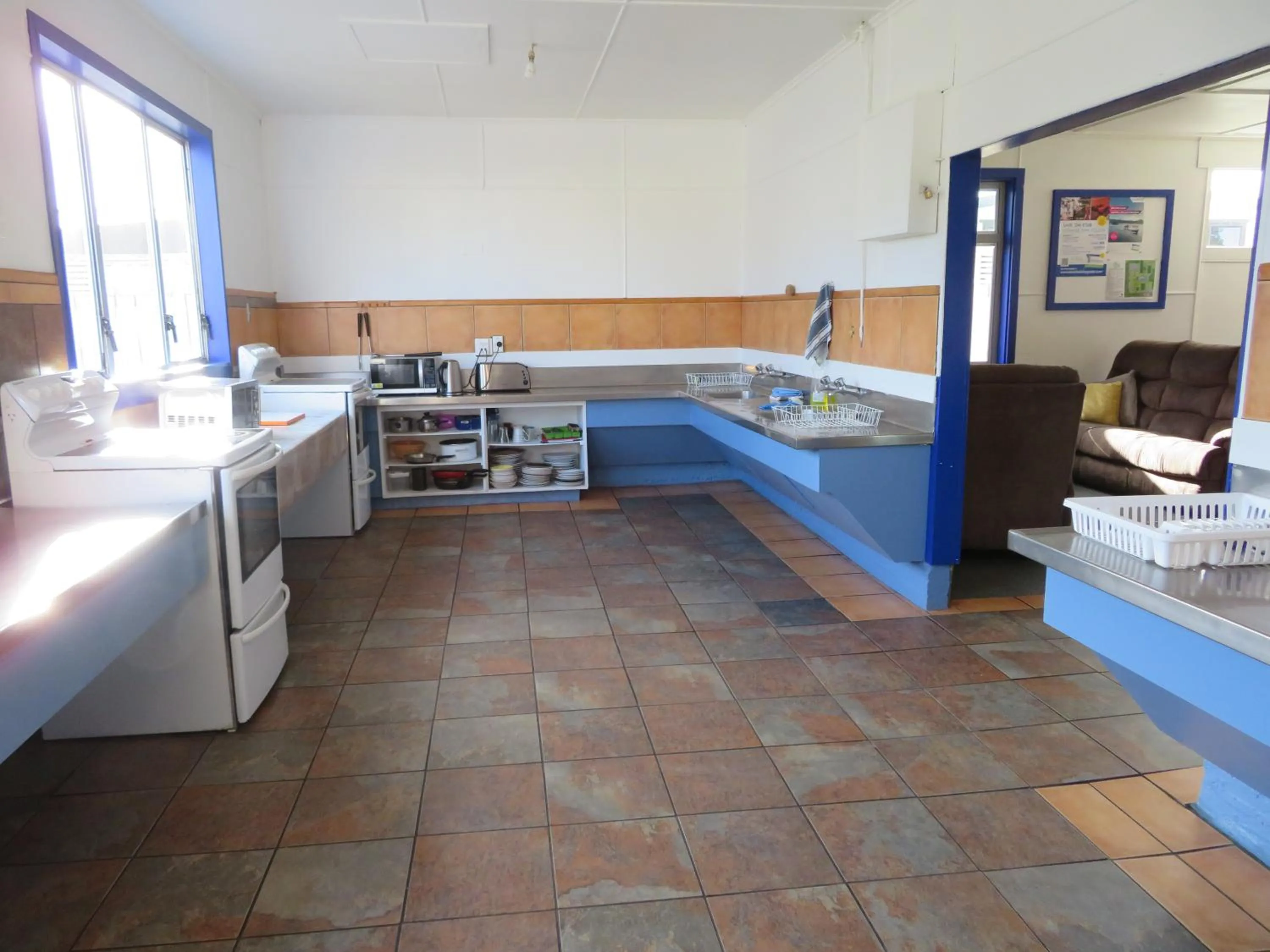 Communal kitchen in Whanganui Seaside Holiday Park