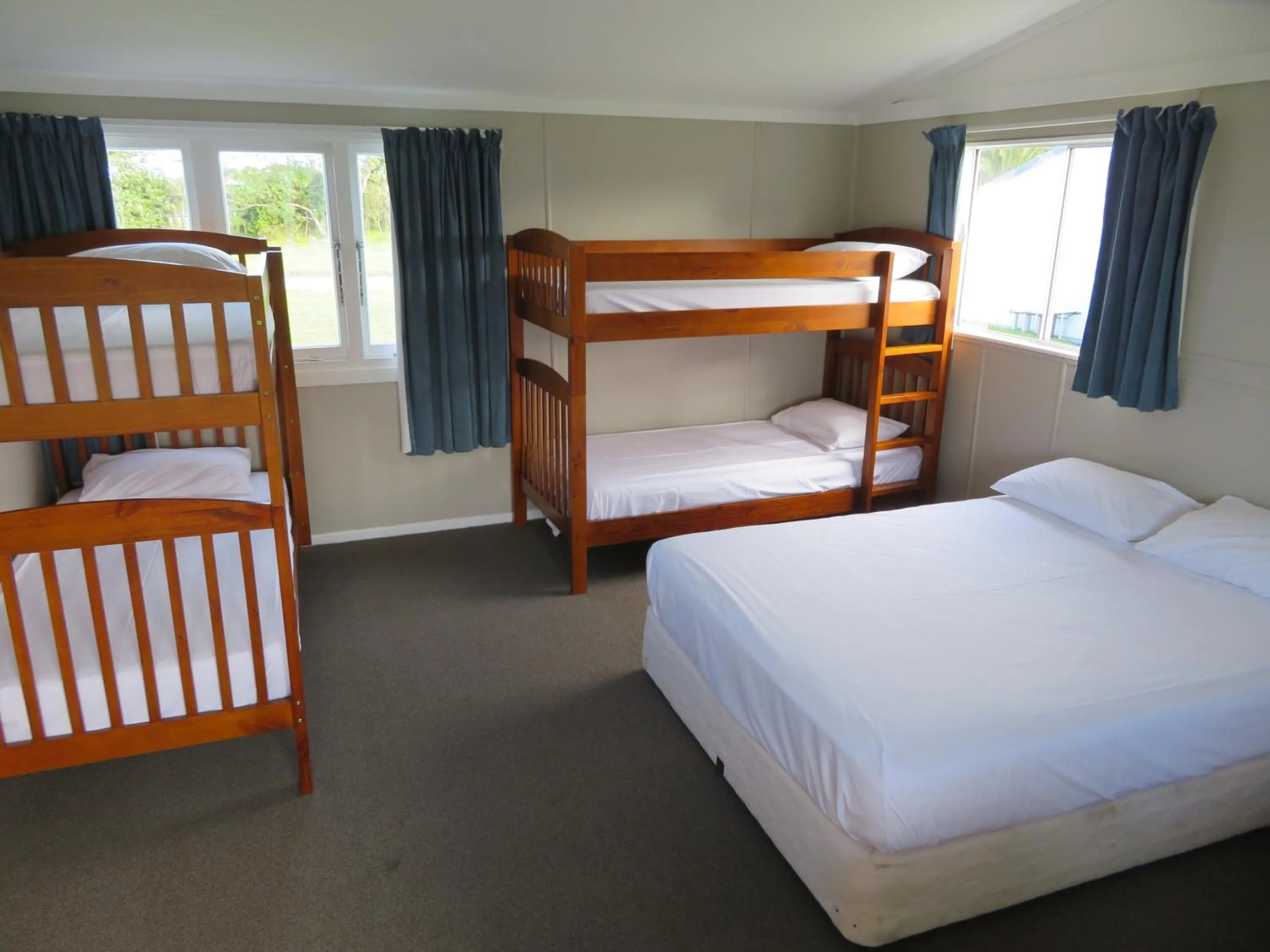 Photo of the whole room, Bed in Whanganui Seaside Holiday Park