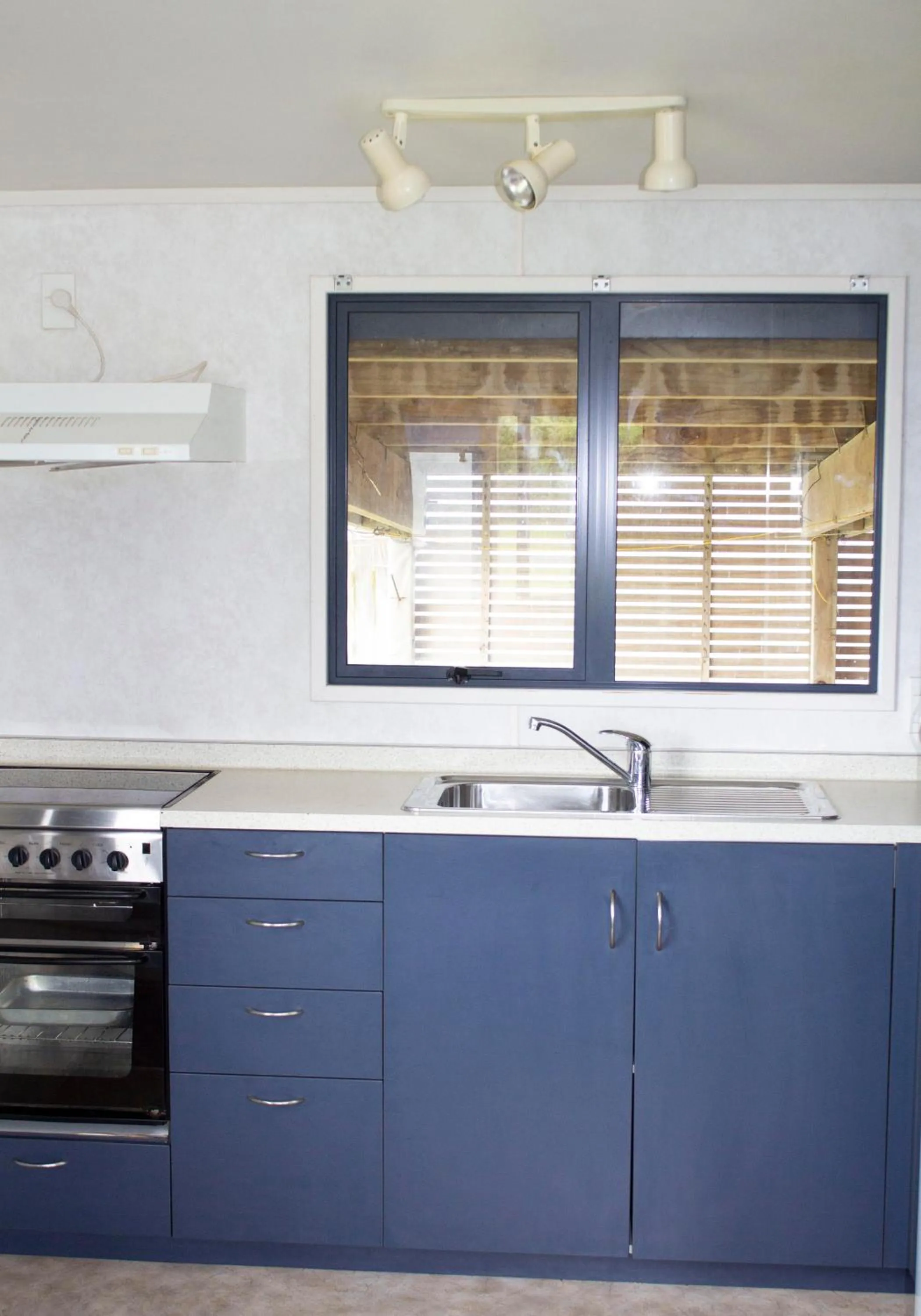 Kitchen or kitchenette in Whanganui Seaside Holiday Park