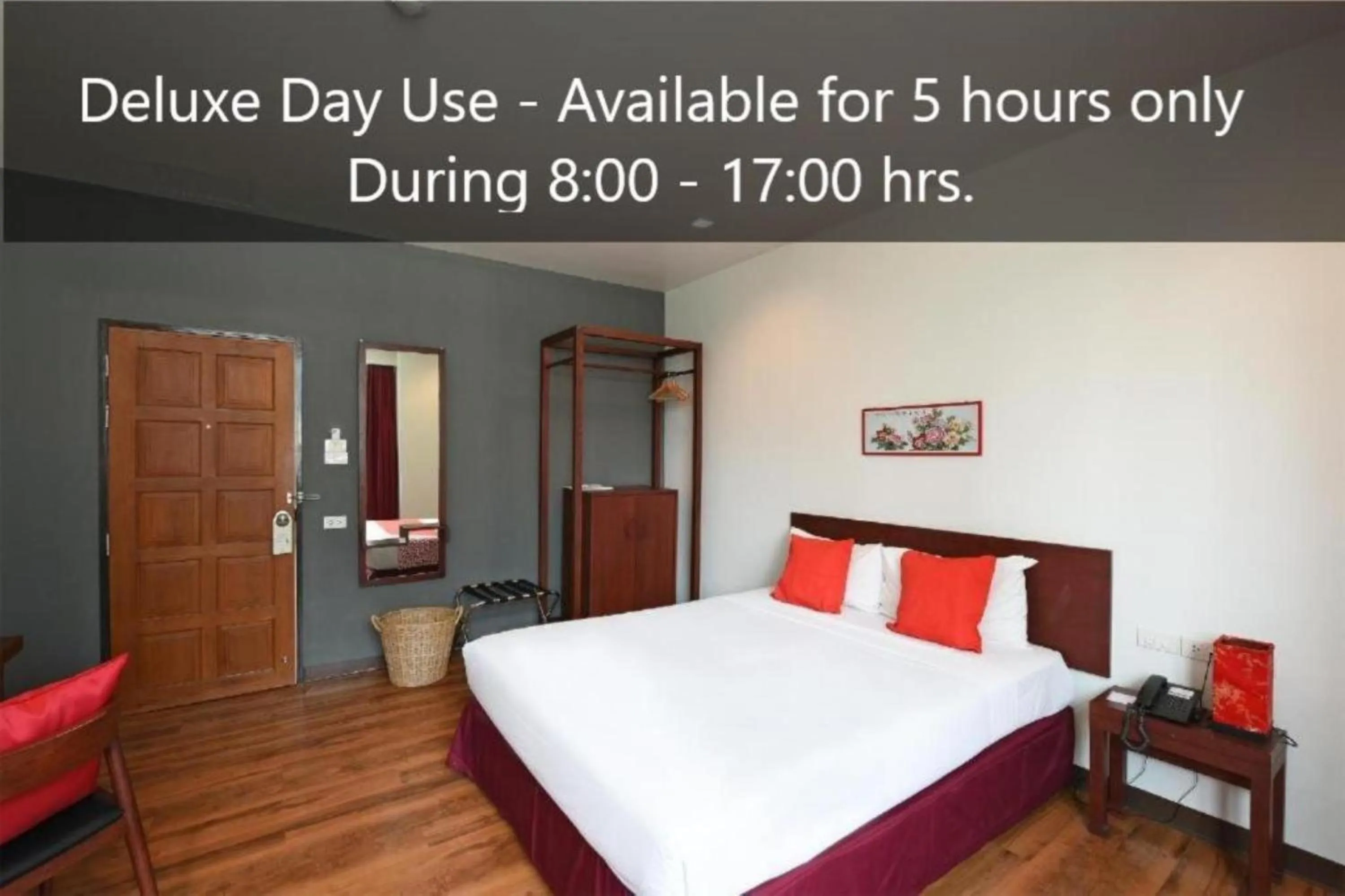 Bedroom, Bed in Ruamchitt Plaza Hotel