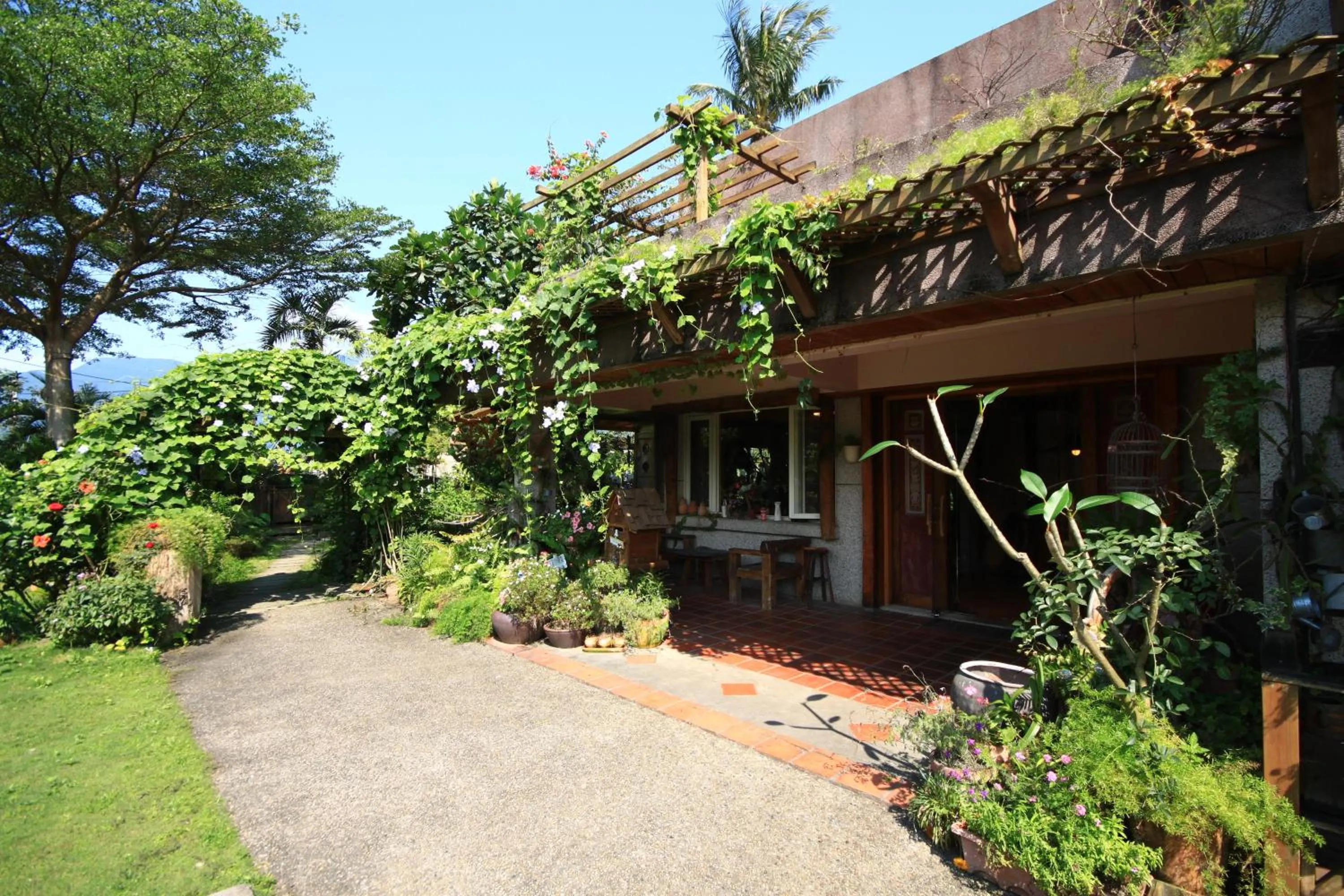 Facade/entrance in Fanlin House