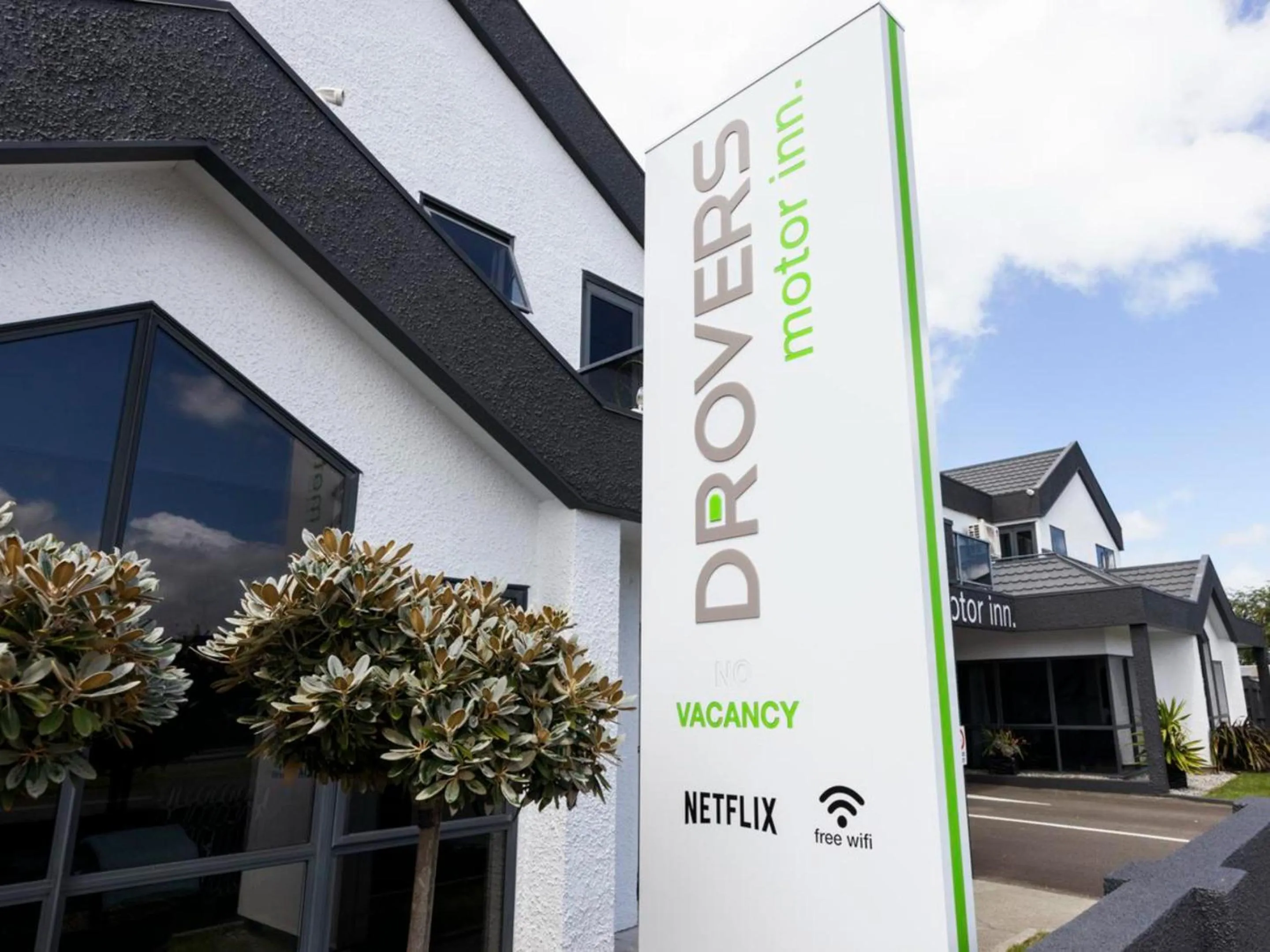 Property building in Drovers Motor Inn