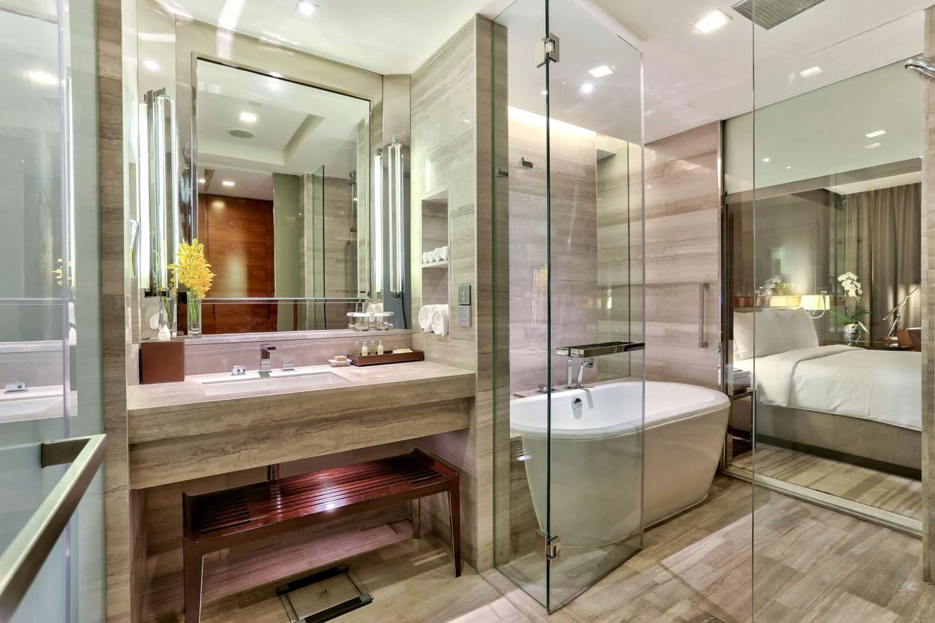 Bathroom, Bed in Hilton Sukhumvit Bangkok