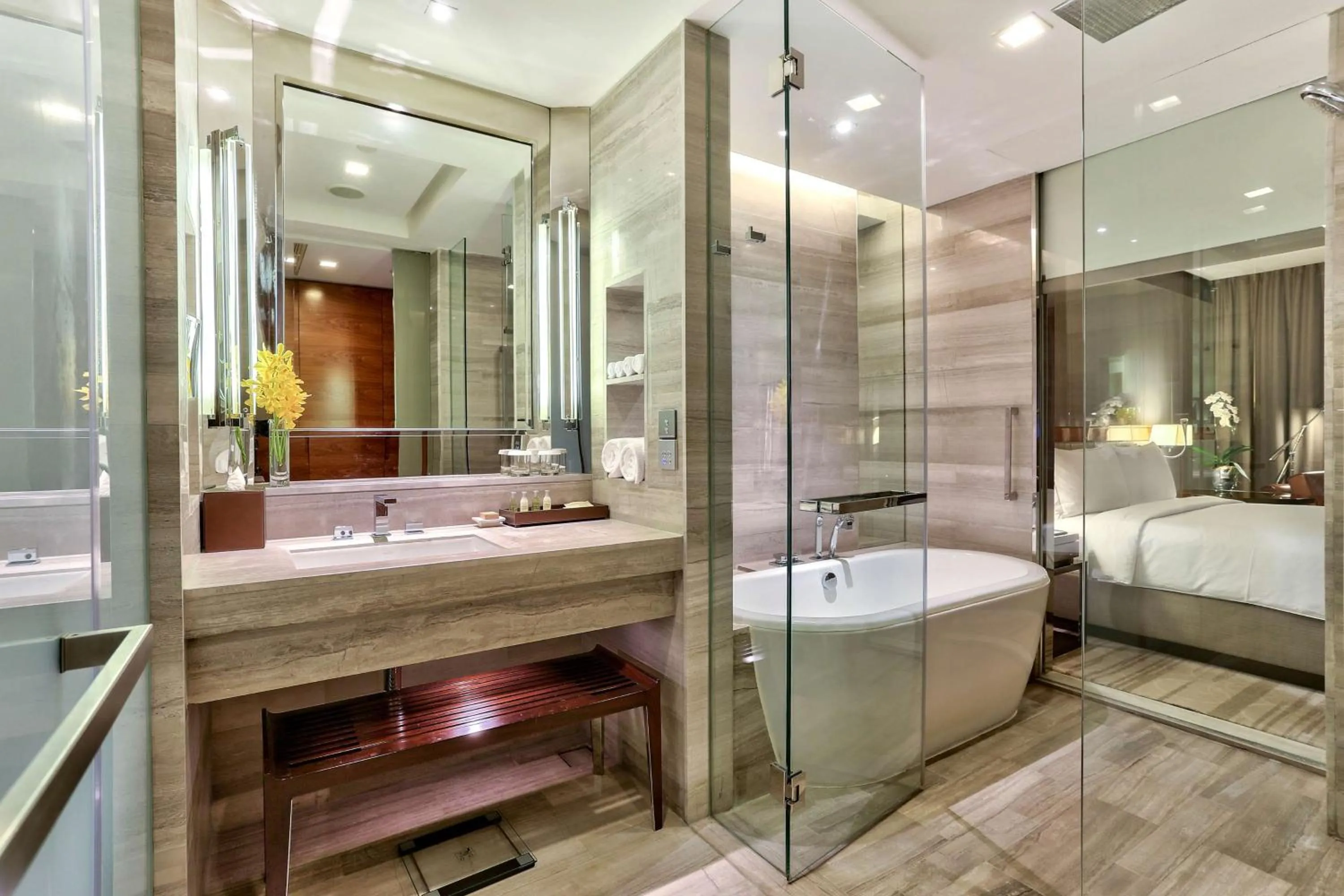 Bathroom, Bed in Hilton Sukhumvit Bangkok