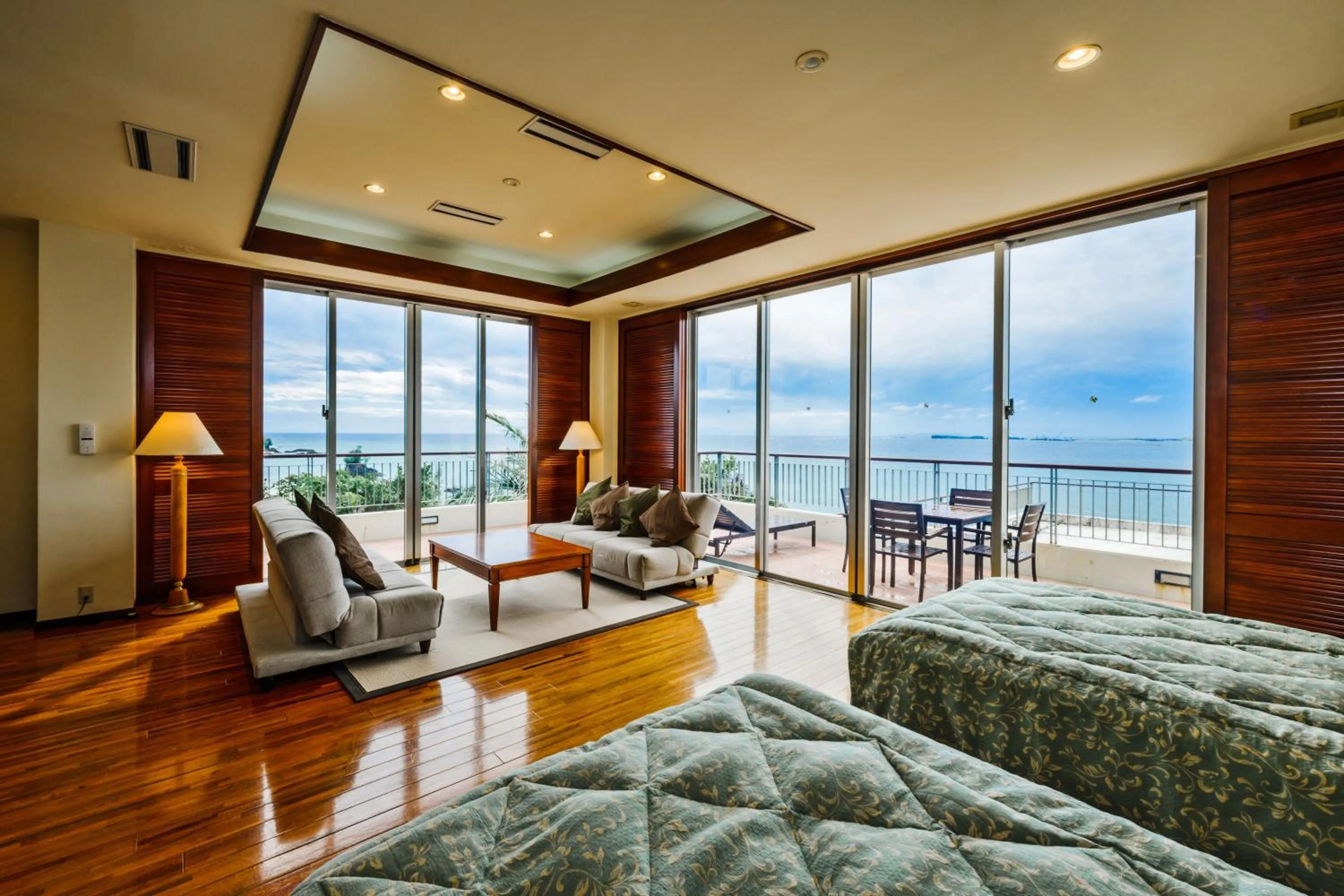 Bed in Kanucha Bay Hotel & Villas