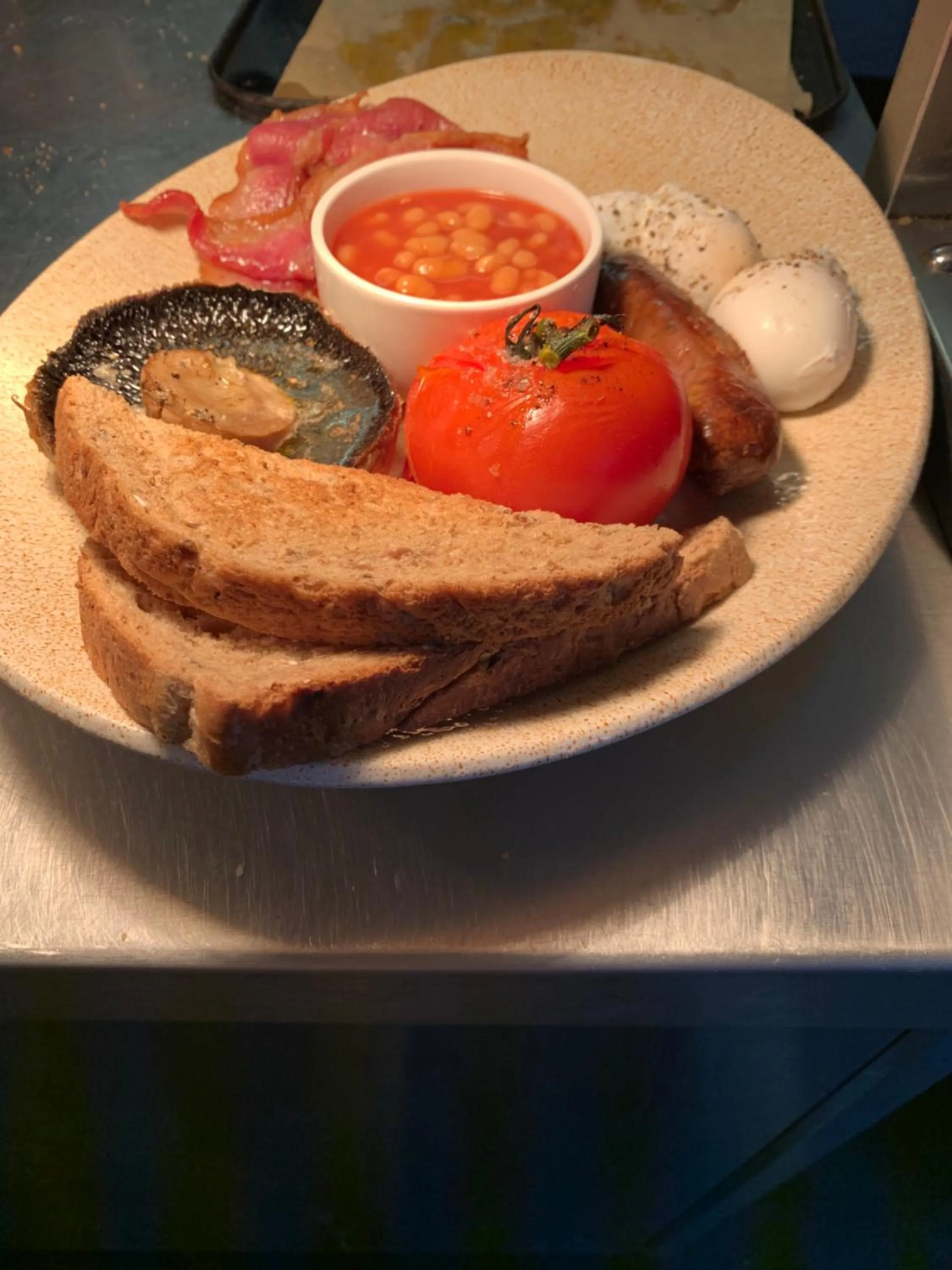 Breakfast in The Chequers at Burcot