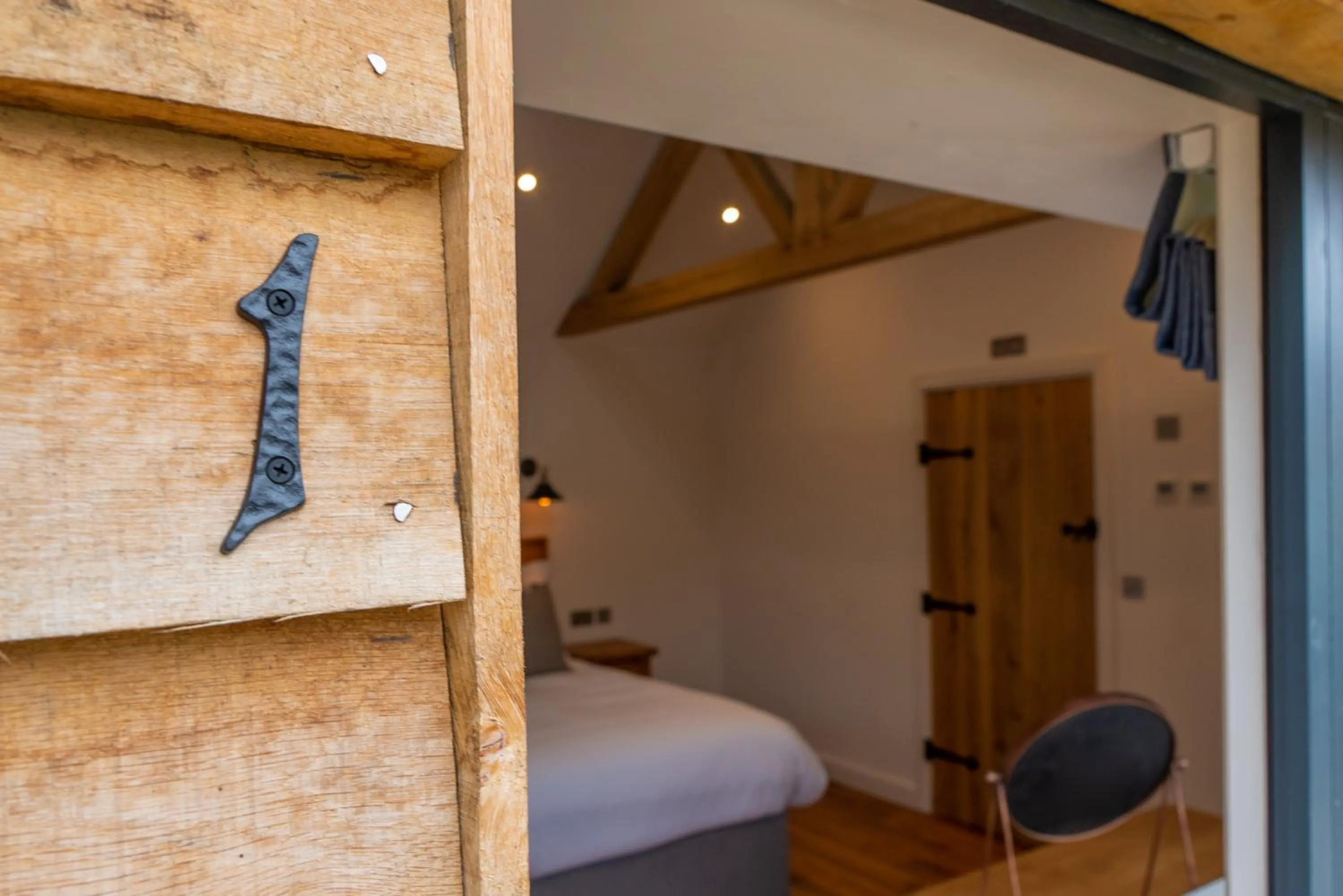 Decorative detail, Bed in The Chequers at Burcot