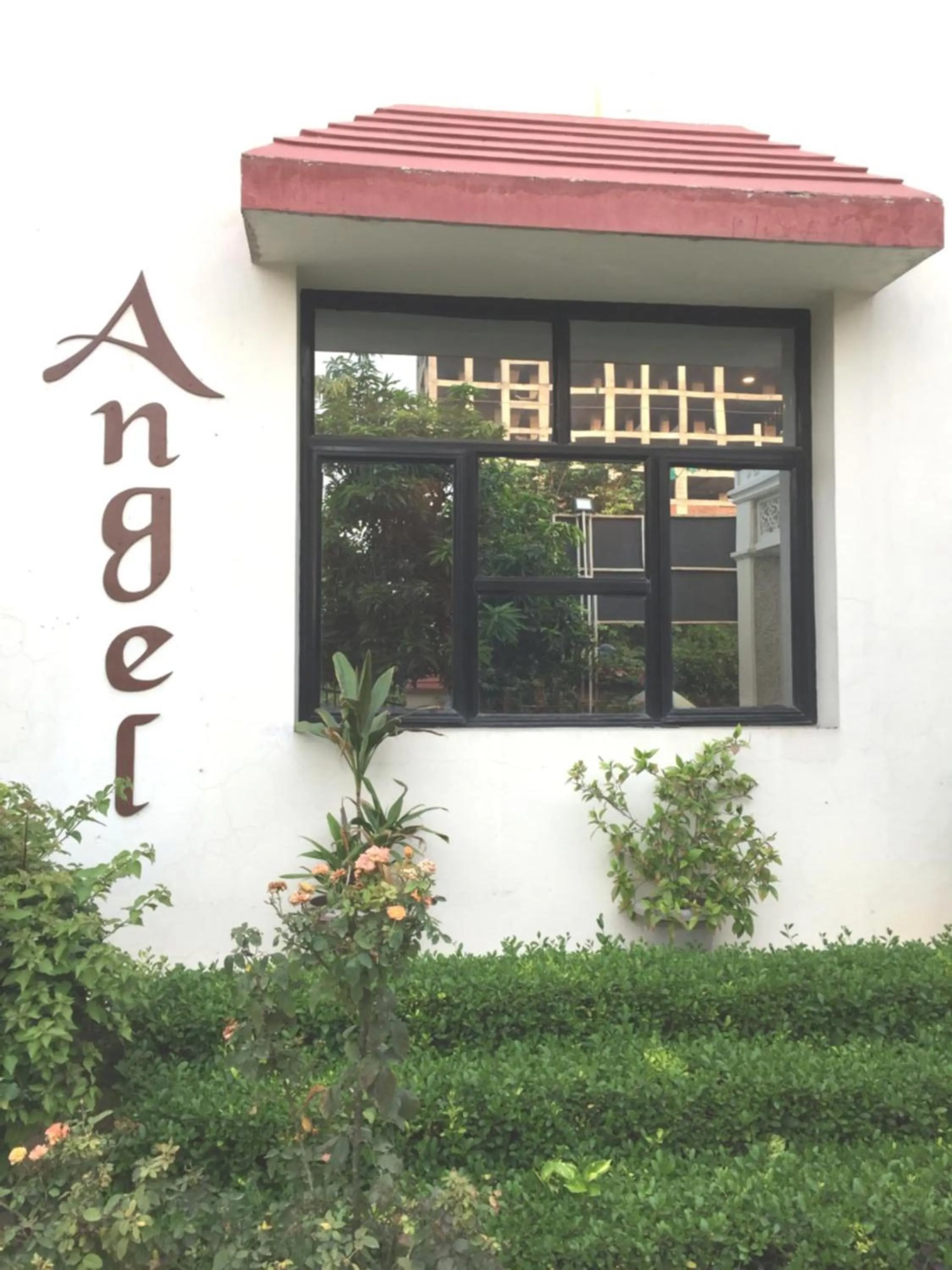 Facade/entrance in Angel Residency