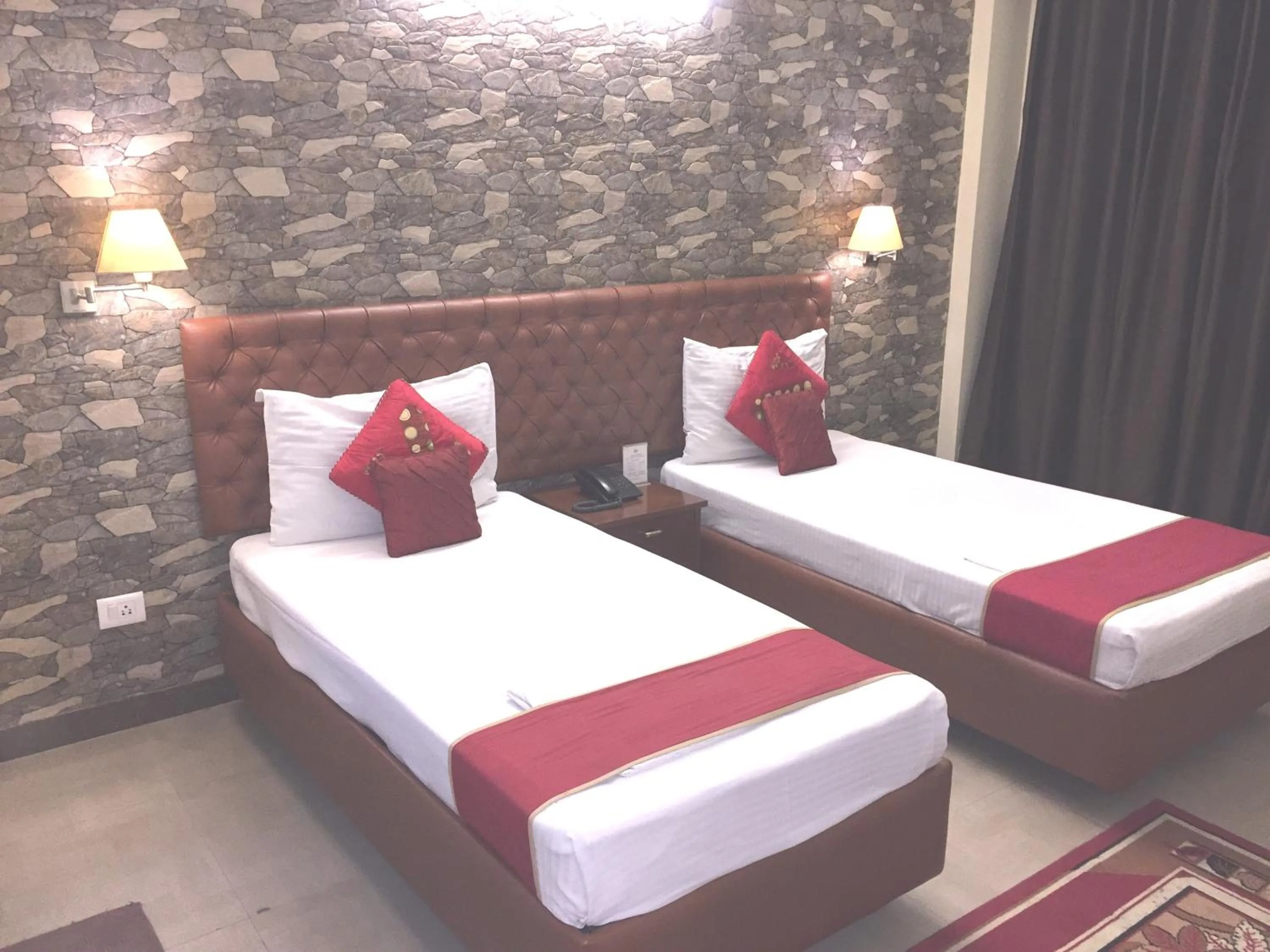 Photo of the whole room in Angel Residency