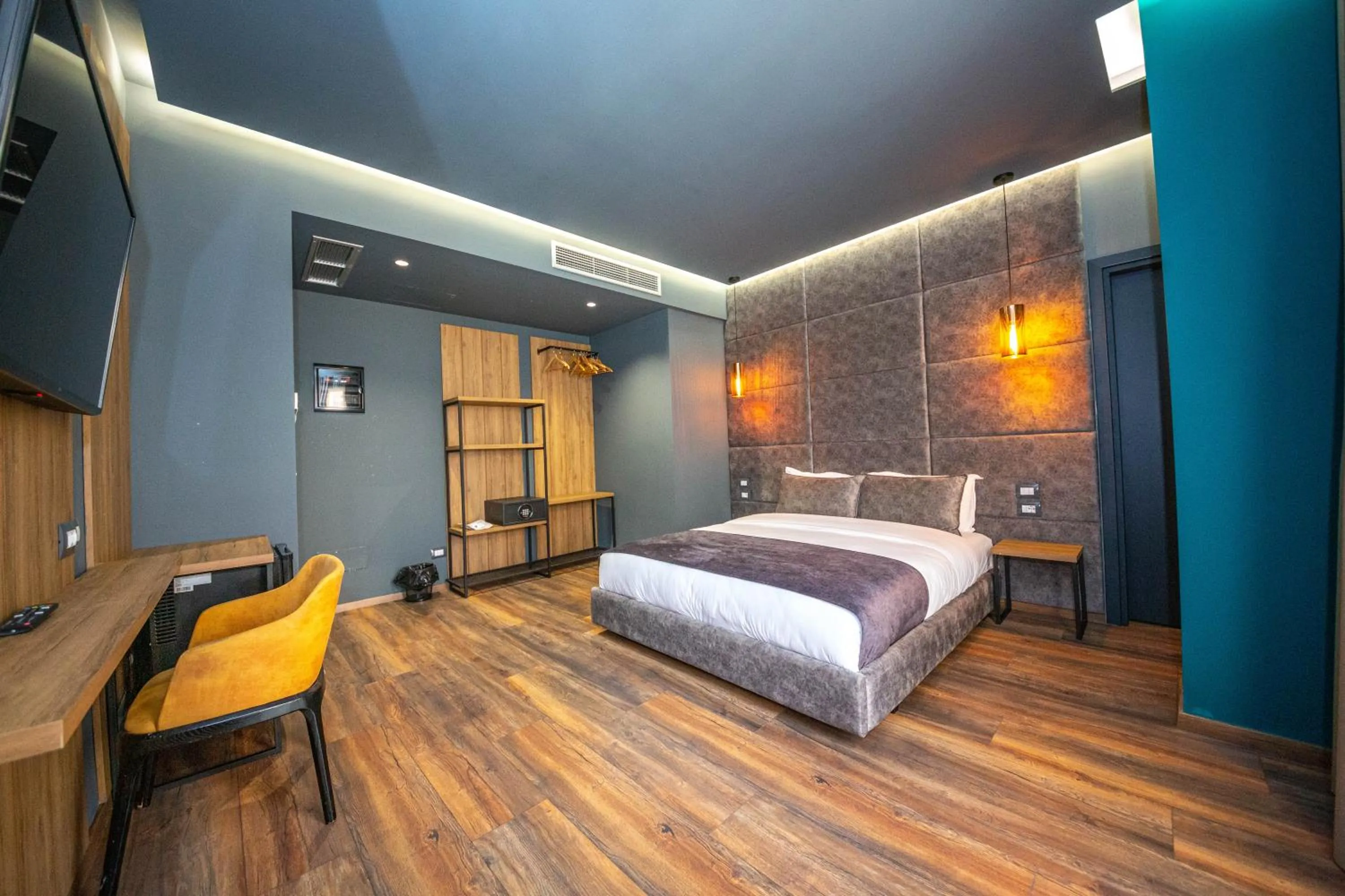 Photo of the whole room, Bed in Hotel Apollon Sarande