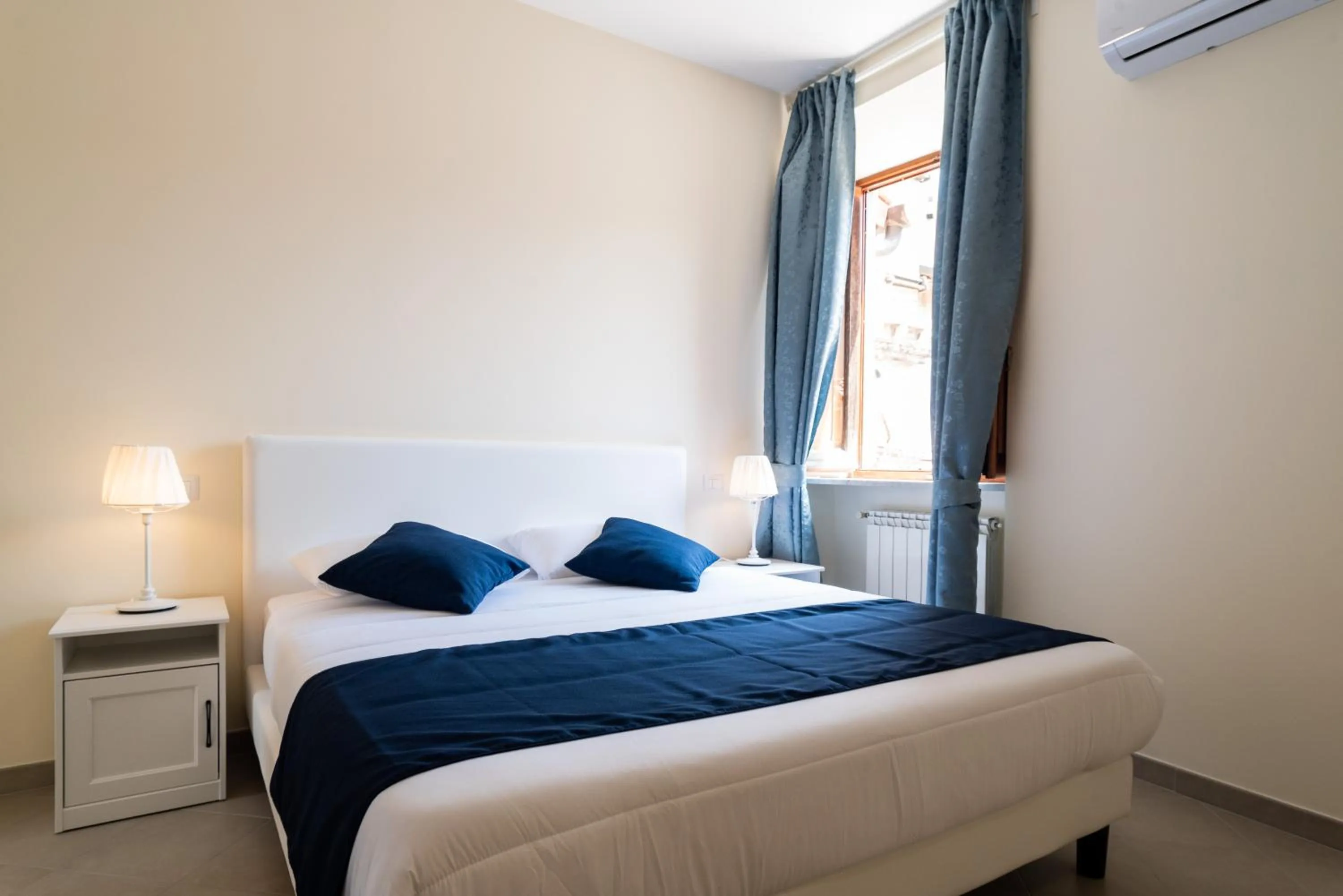 Bedroom, Bed in Minerva Monks Inn