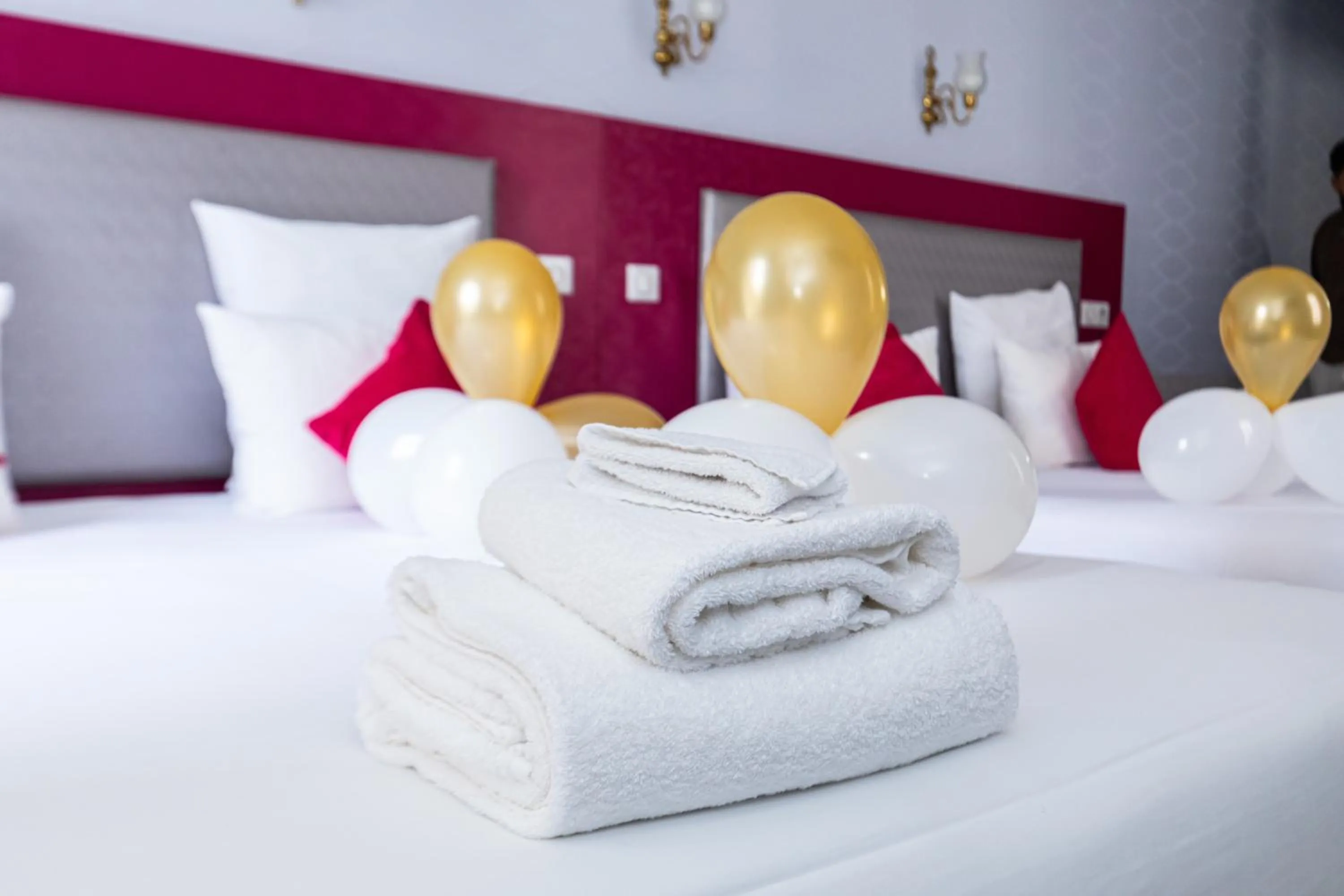 Bed in HOTEL DE PARIS MONTPARNASSE