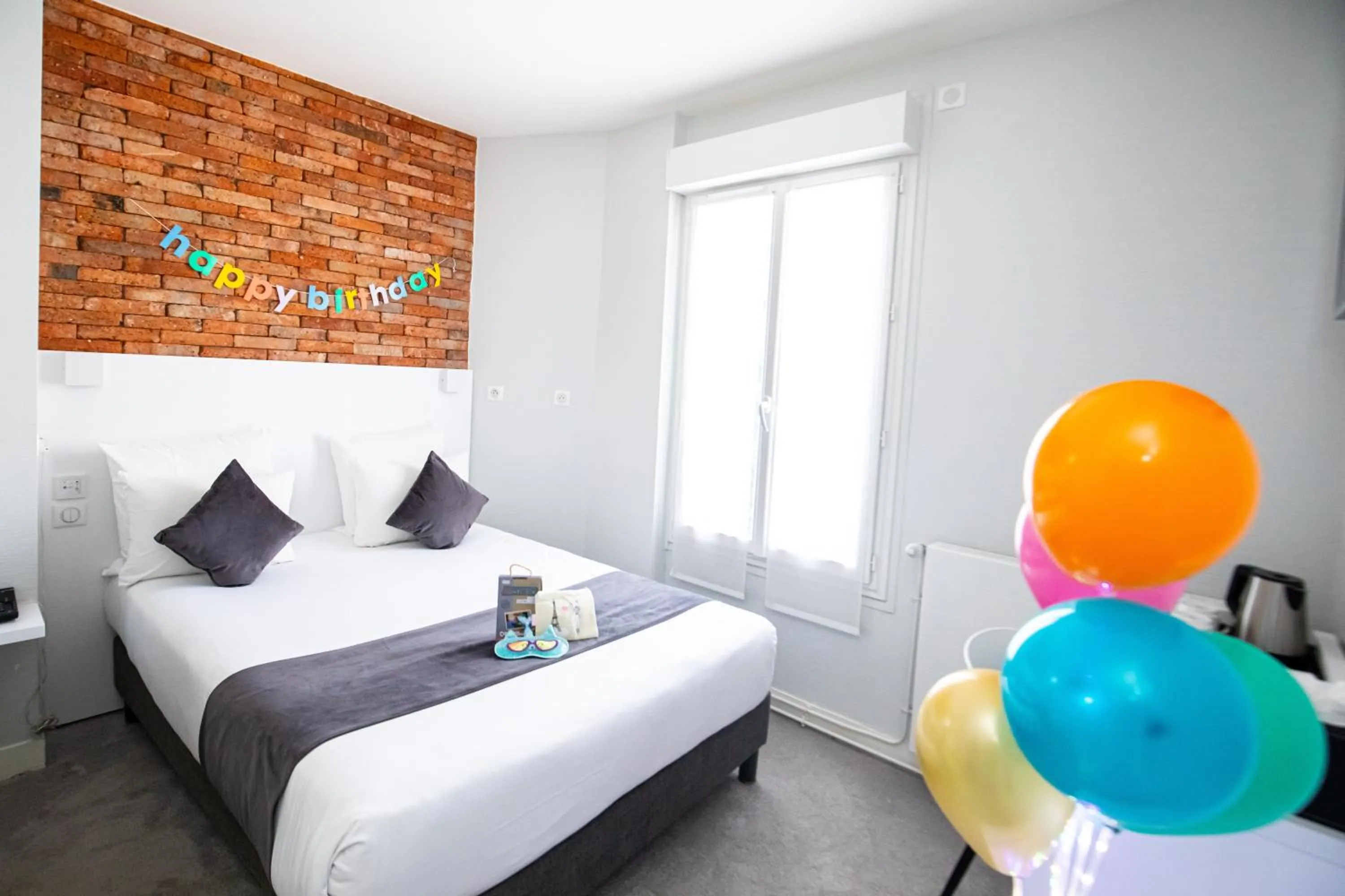 Garden, Bed in HOTEL DE PARIS MONTPARNASSE