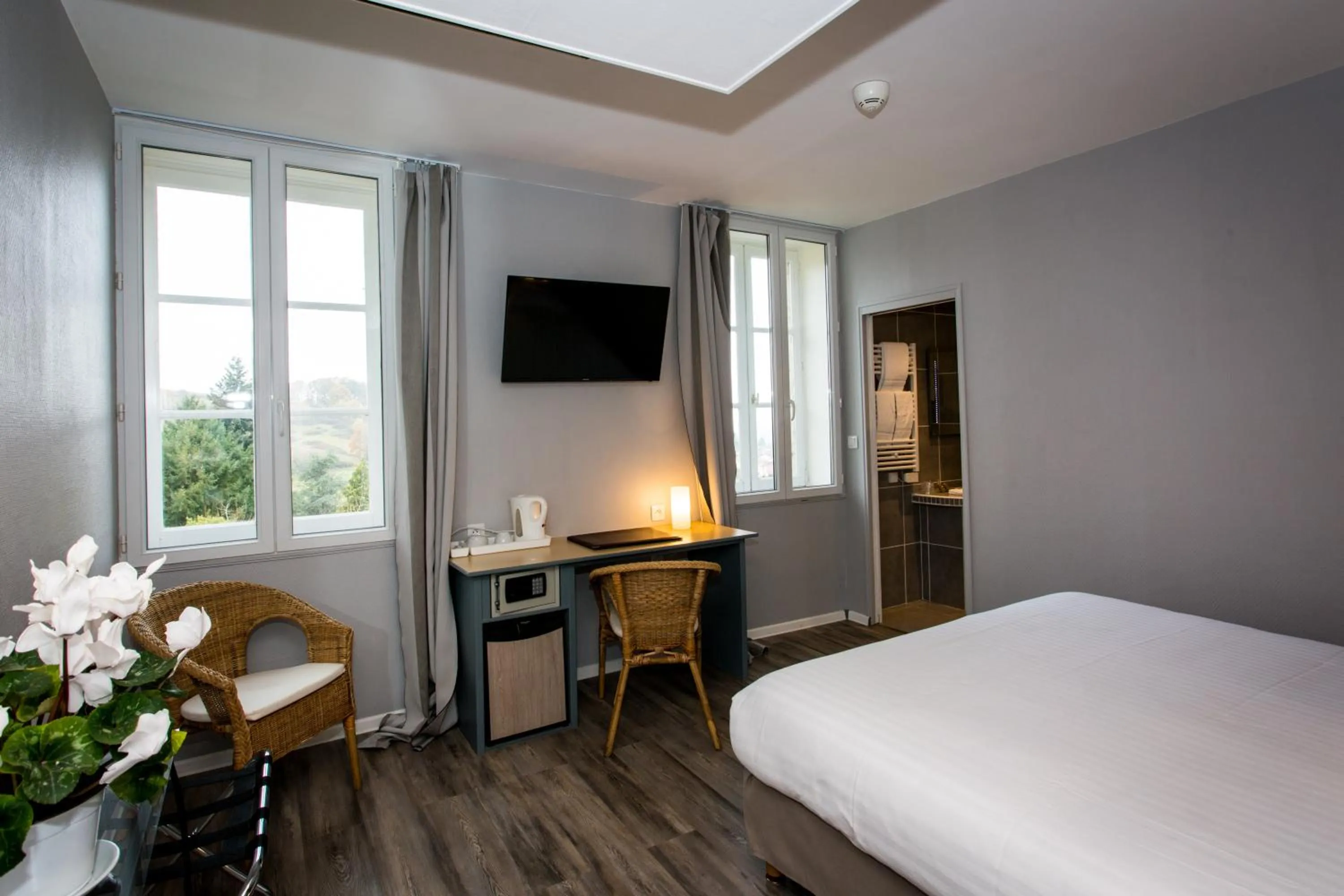 Photo of the whole room, TV/Entertainment Center in Hotel Les Ursulines