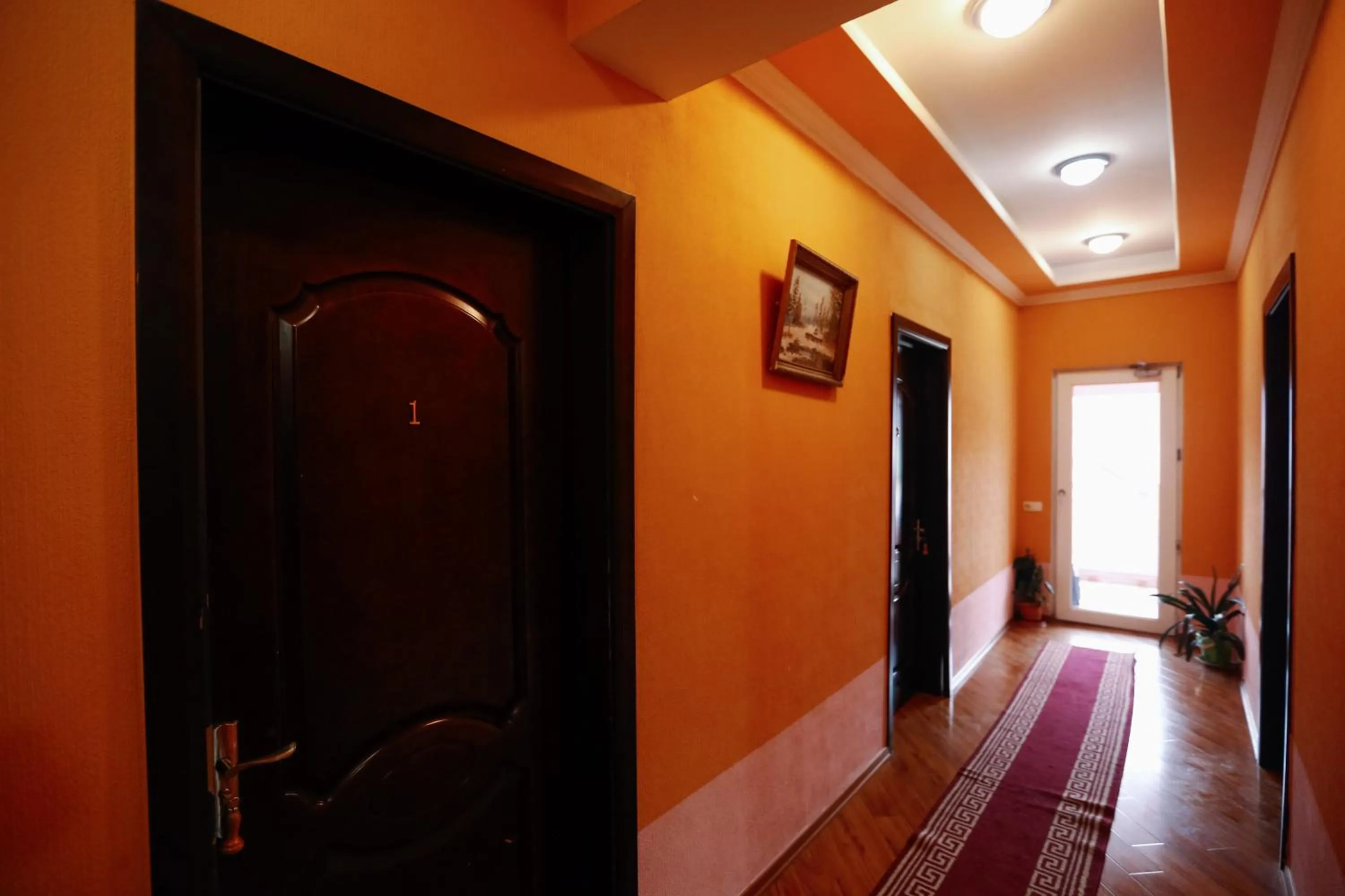 Communal lounge/ TV room in Hotel Isaka