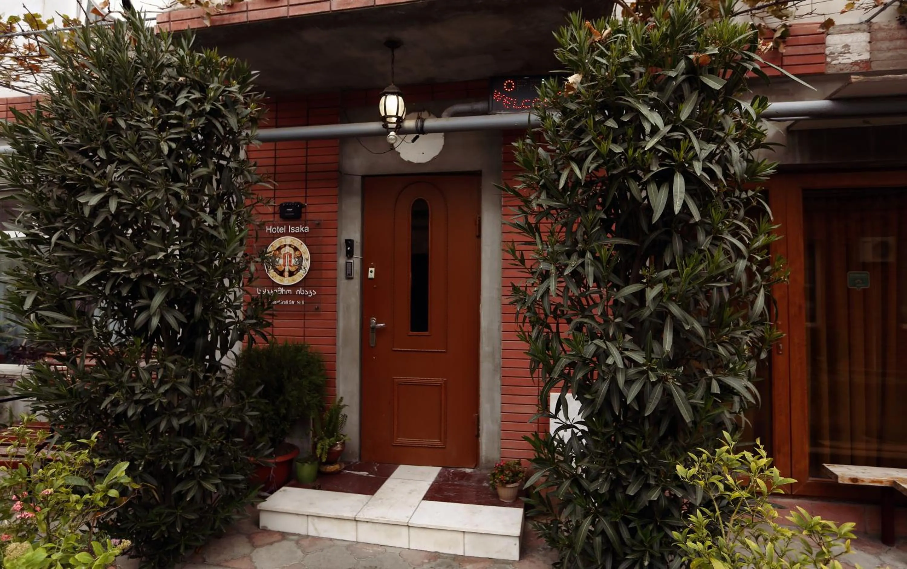 Facade/entrance in Hotel Isaka