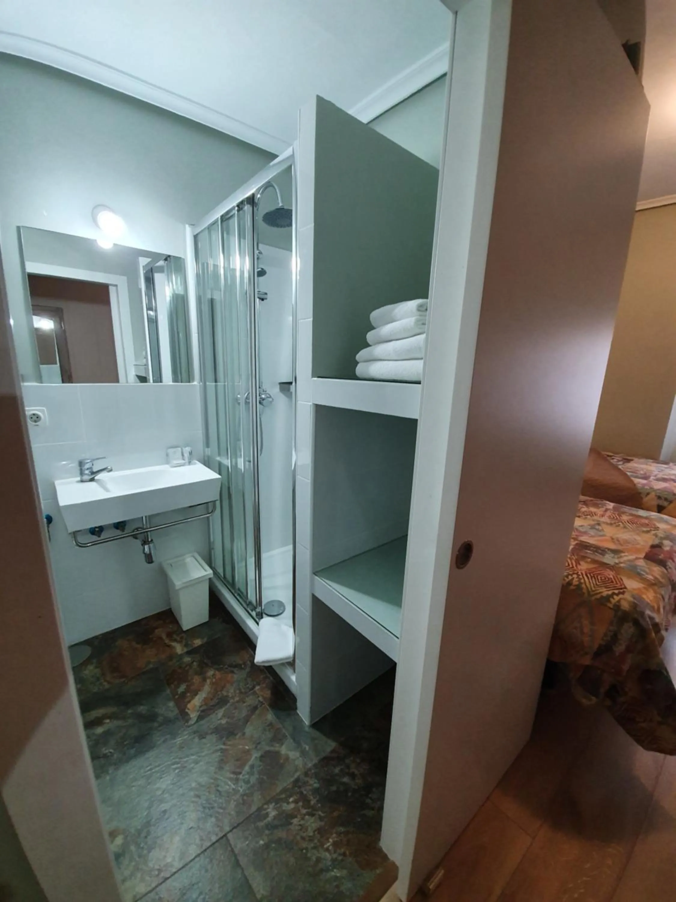 Bathroom in Hostal Riesco