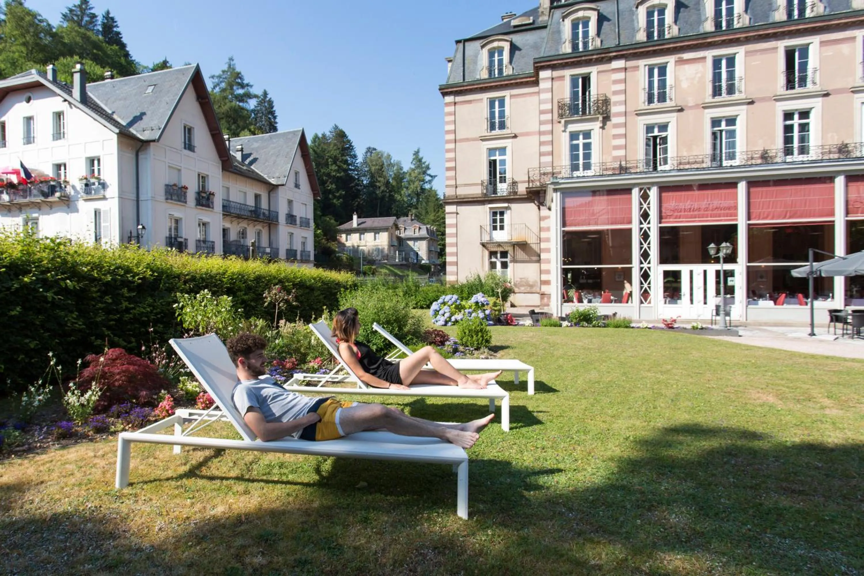 Garden in Le Grand Hotel de Plombières by Popinns