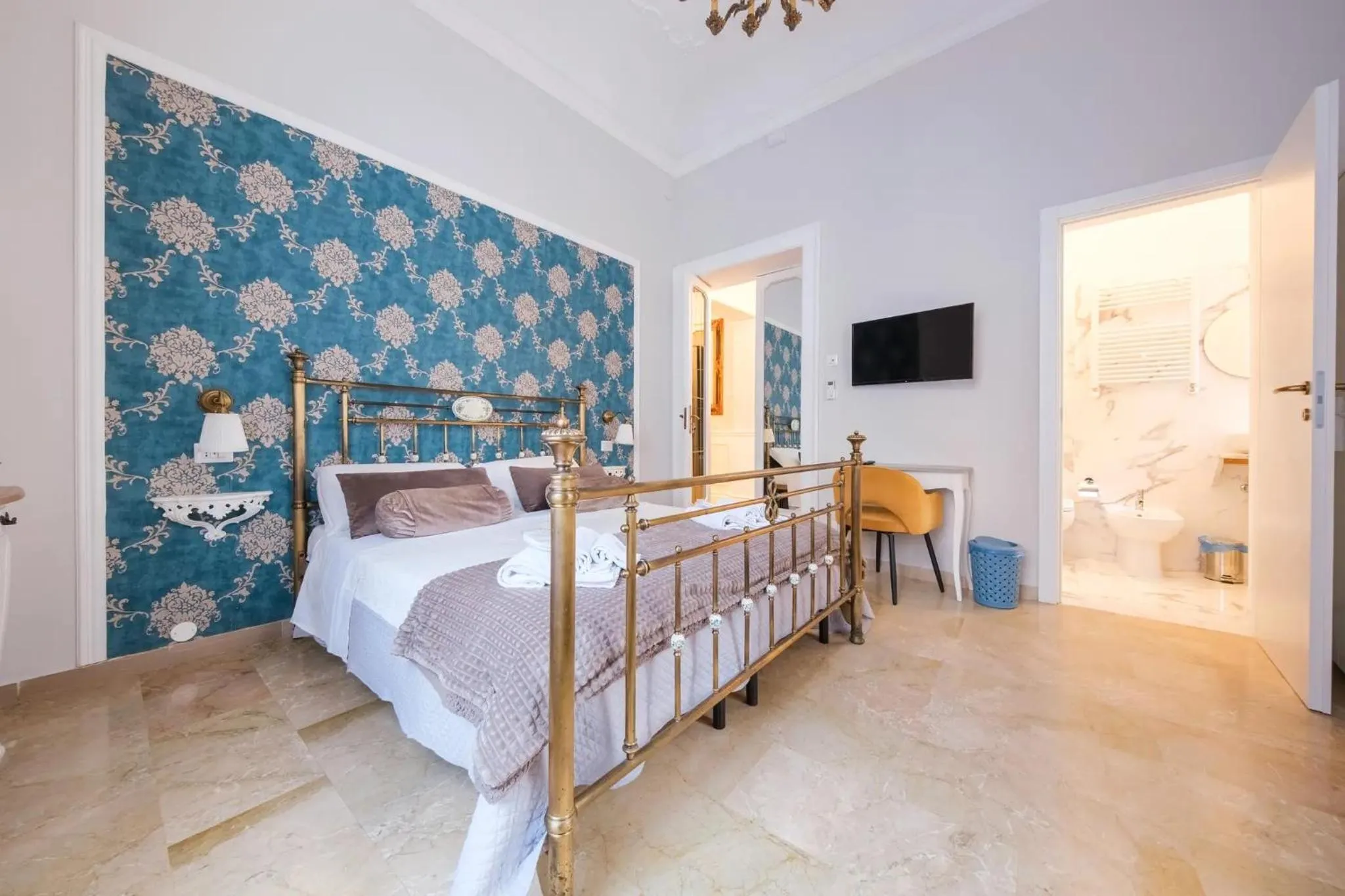 Bedroom, Bed in Il galleone