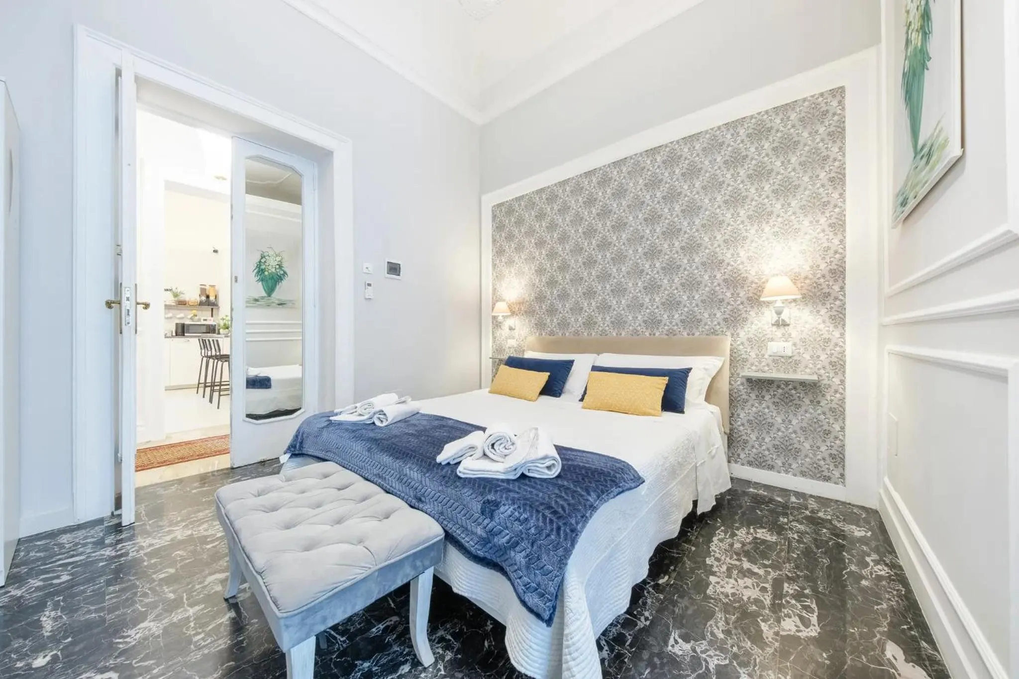 Photo of the whole room, Bed in Il galleone