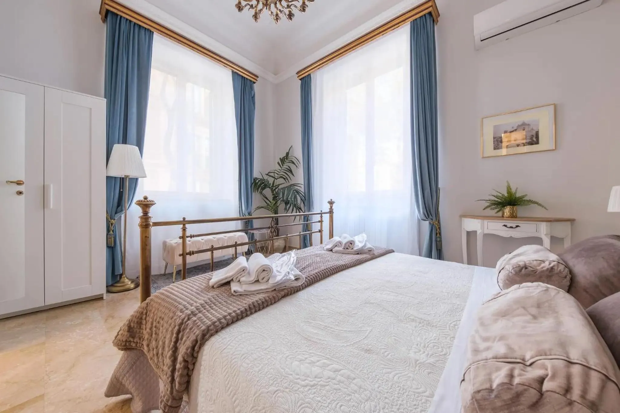 Bedroom, Bed in Il galleone