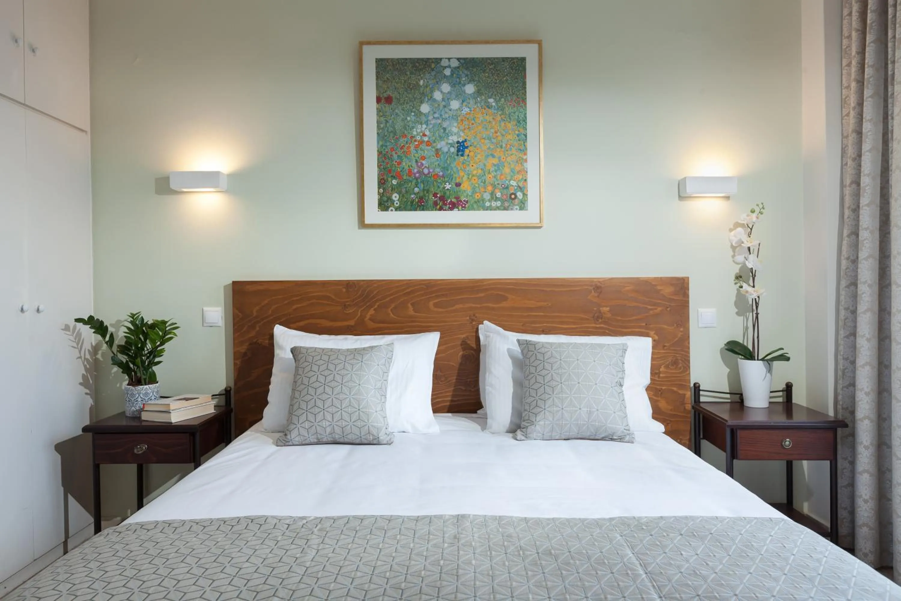 Bed in Minavra Hotel