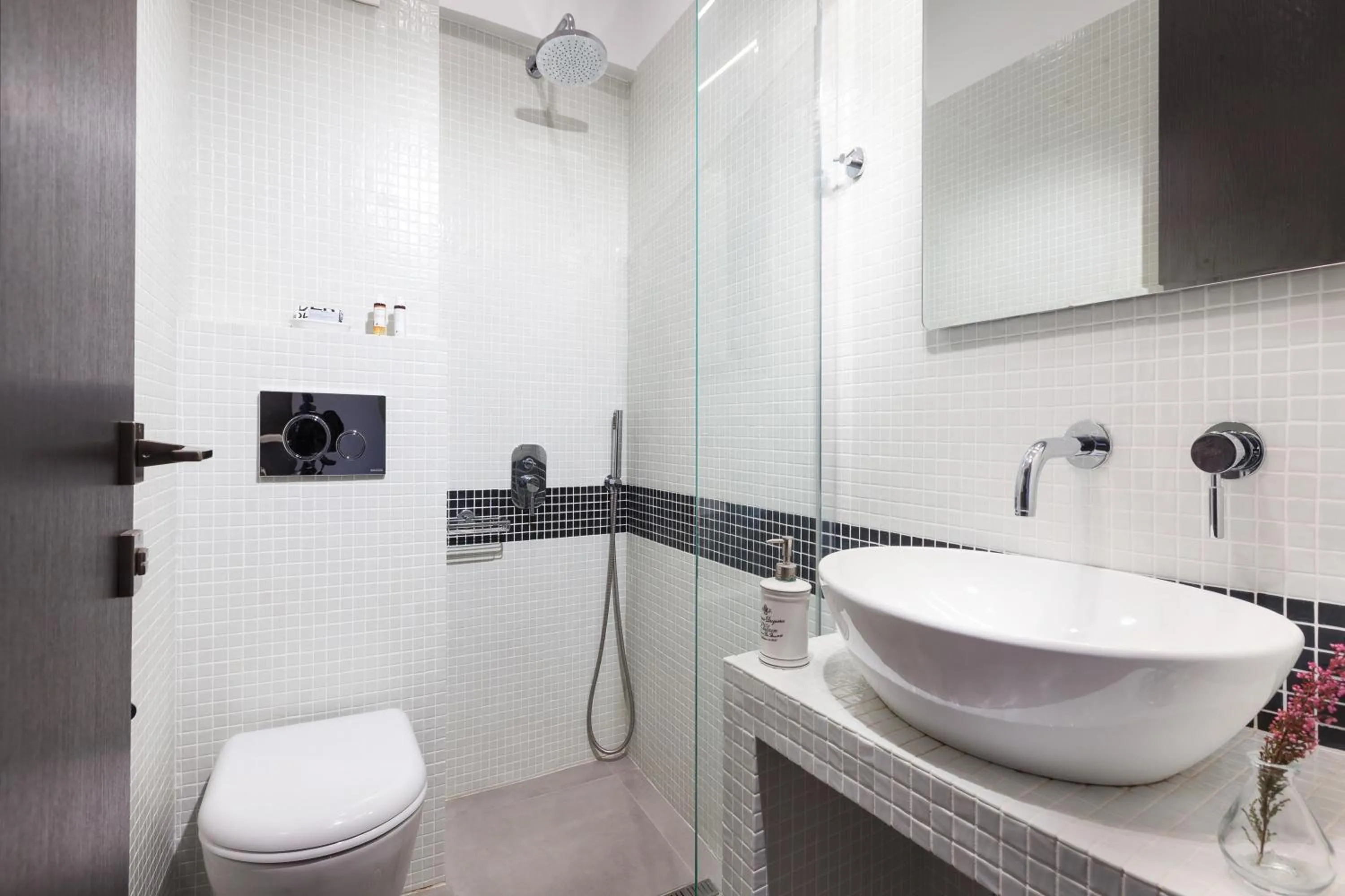 Bathroom in Minavra Hotel