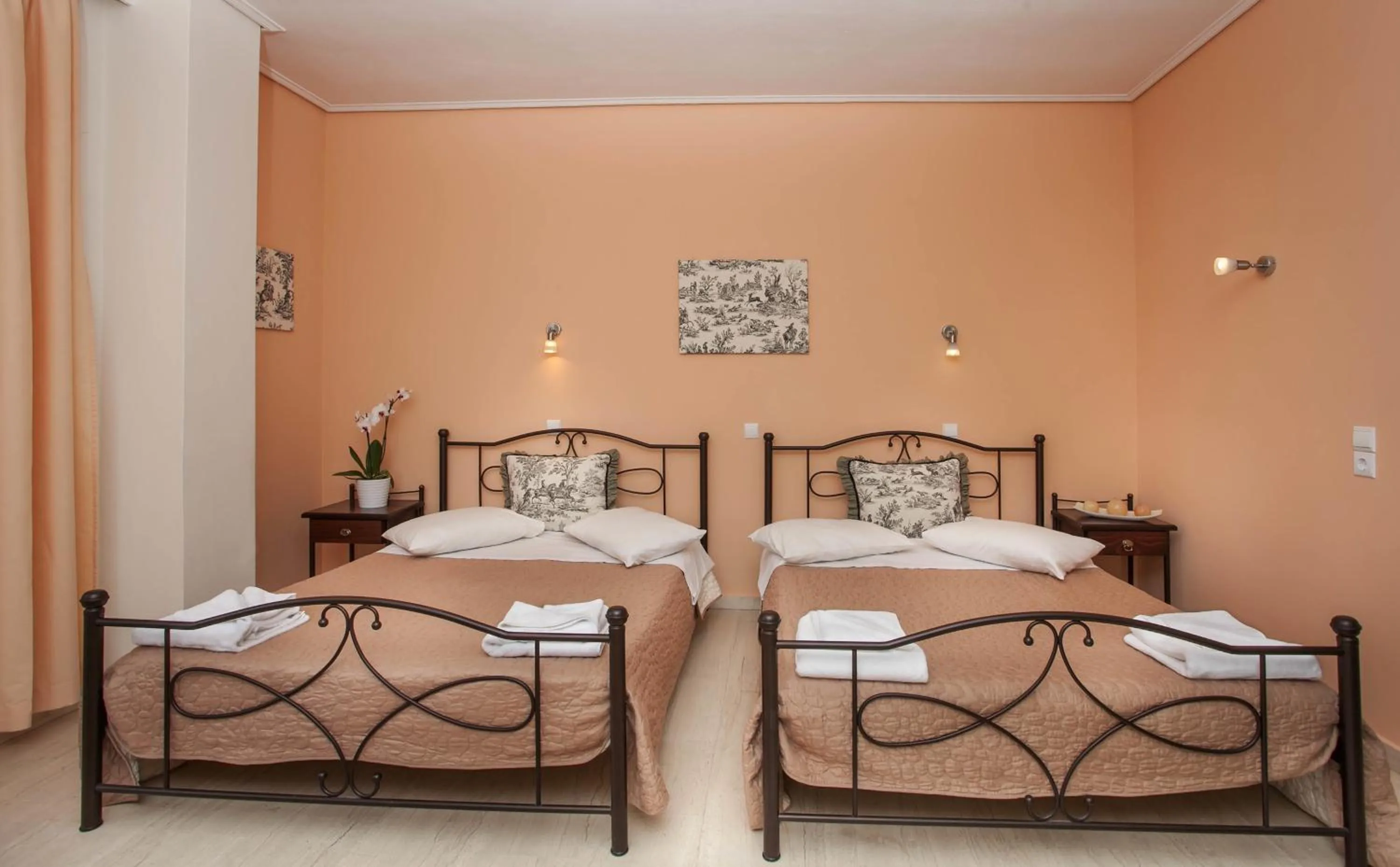 Photo of the whole room, Bed in Minavra Hotel