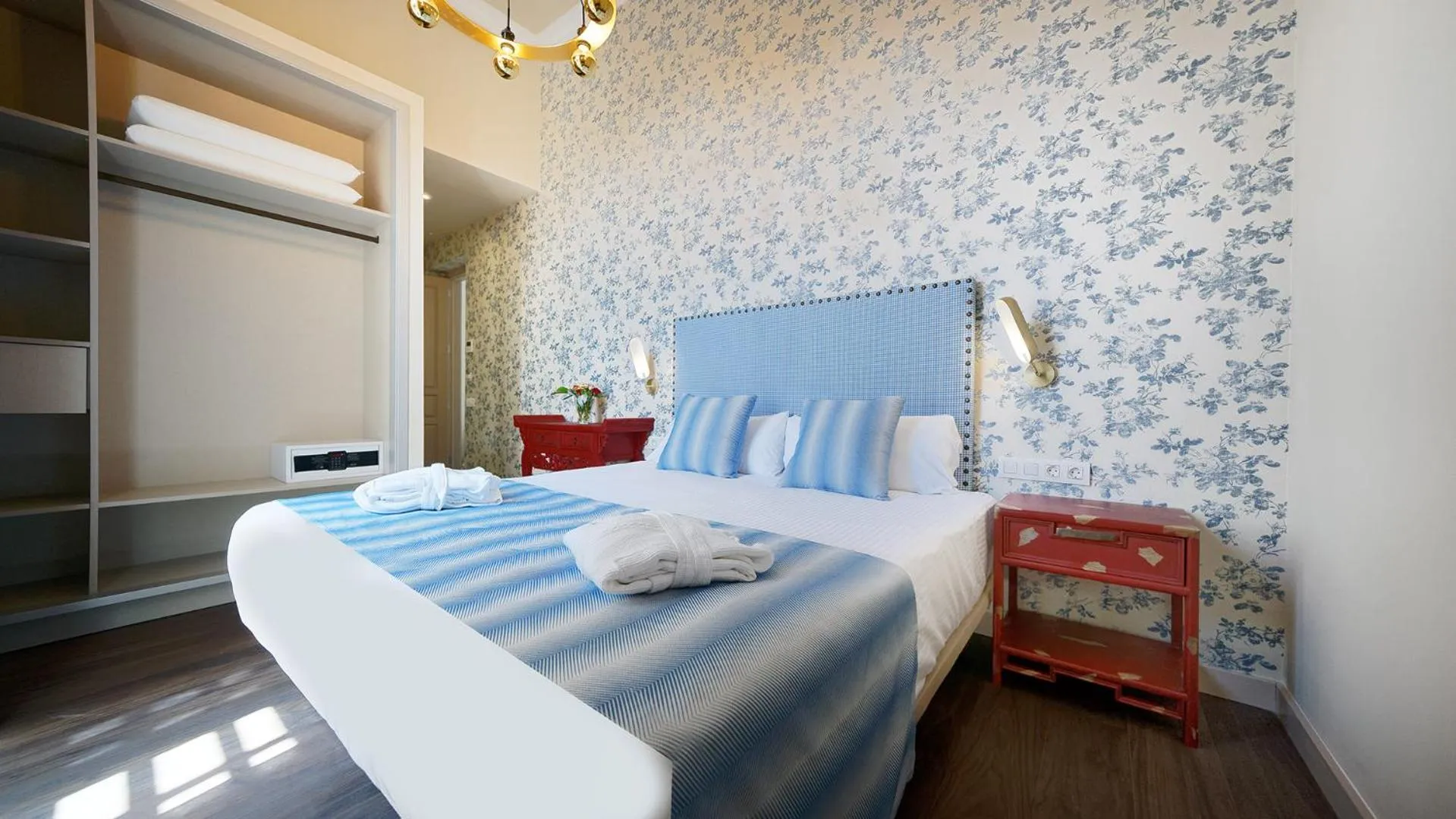 Bedroom, Bed in Hotel Emblemático Agáldar