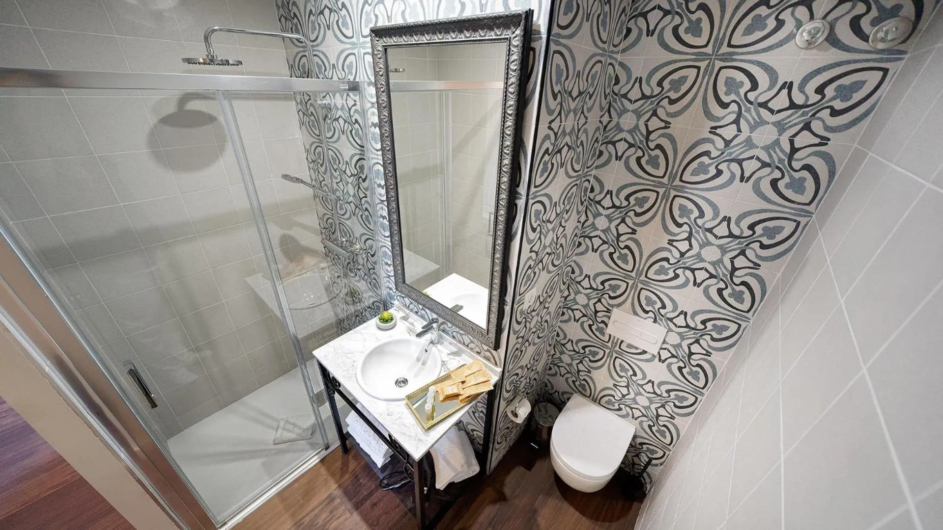 Shower in Hotel Emblemático Agáldar