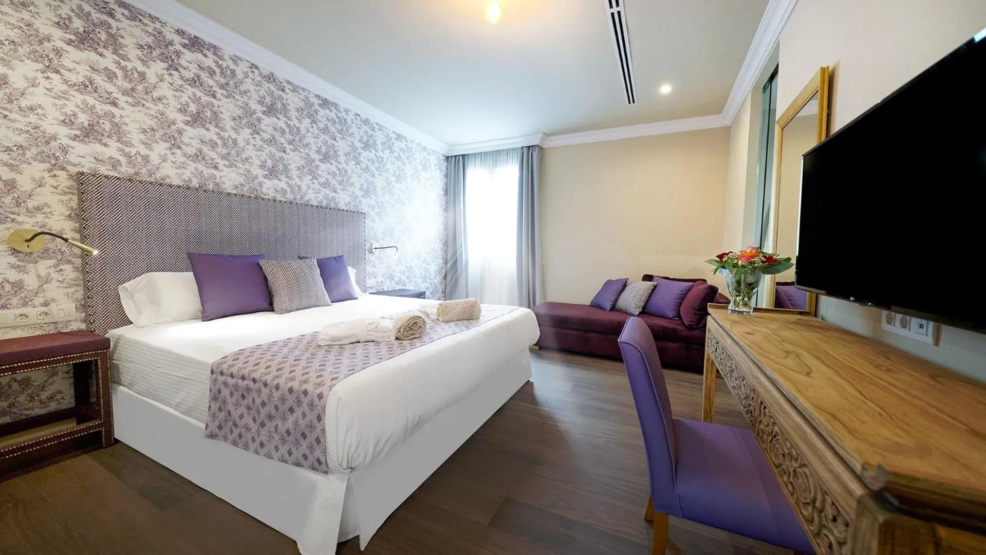 Bedroom, Bed in Hotel Emblemático Agáldar