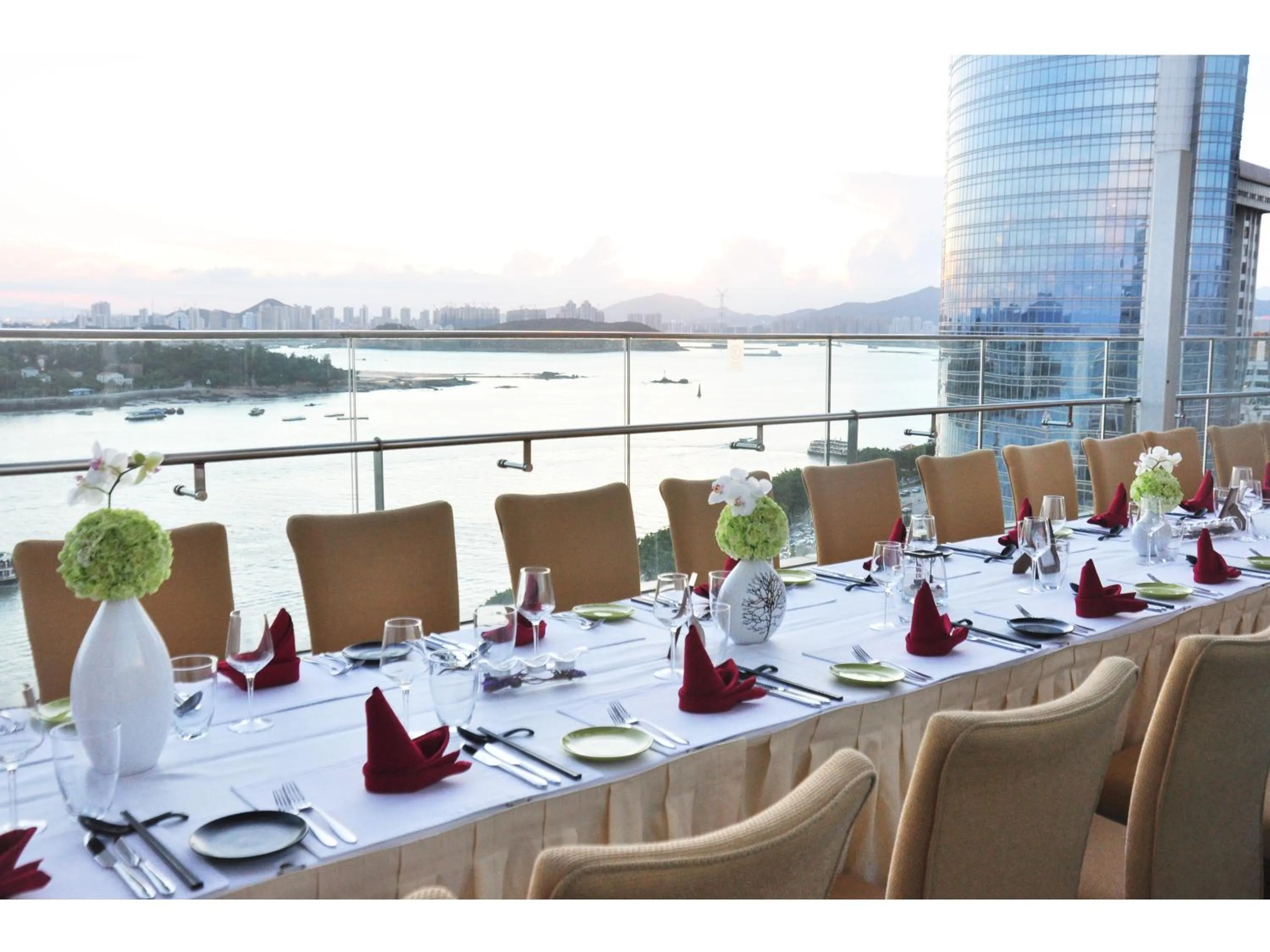 Meeting/conference room in Hotel Indigo Xiamen Harbour by IHG