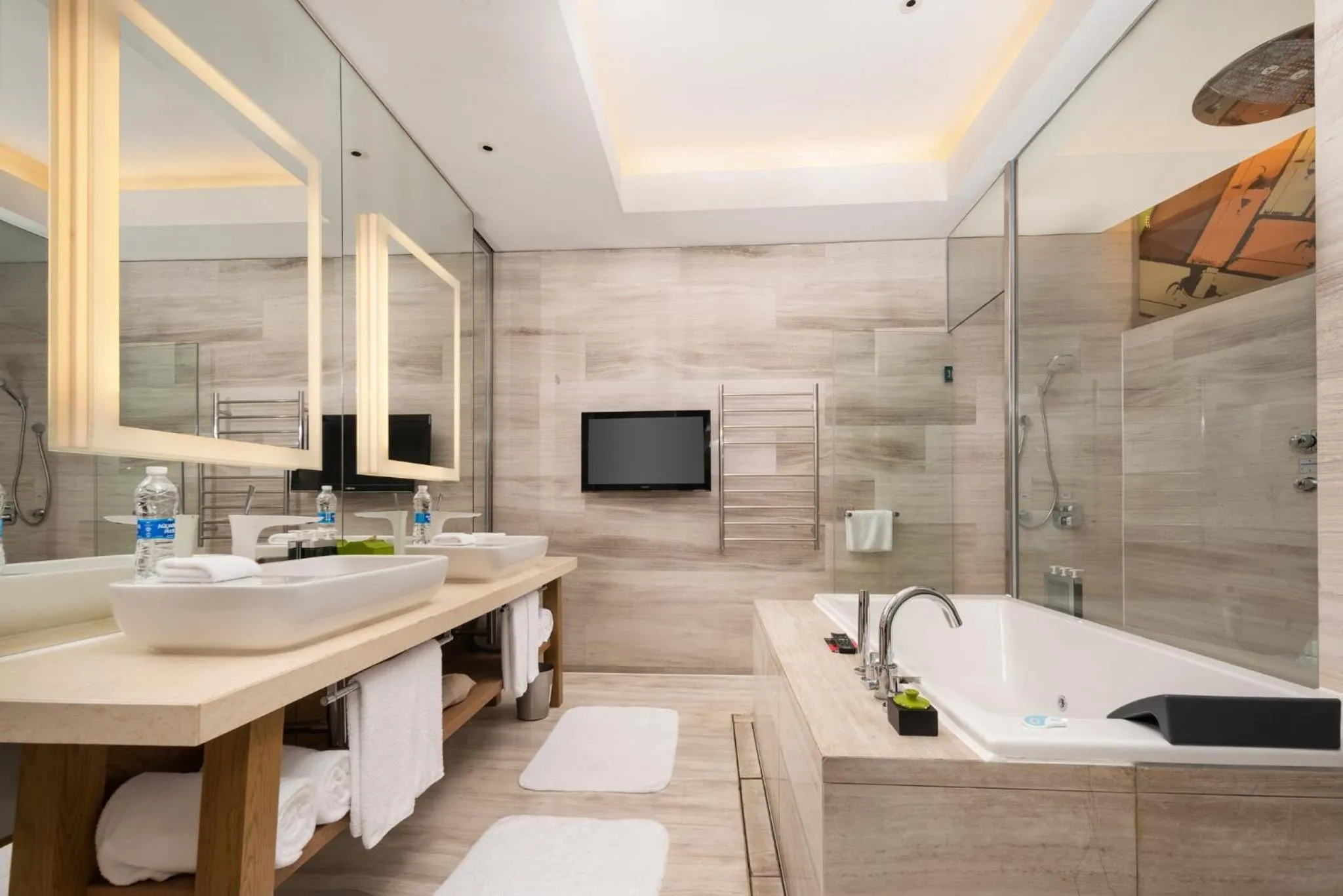 Photo of the whole room in Hotel Indigo Xiamen Harbour by IHG