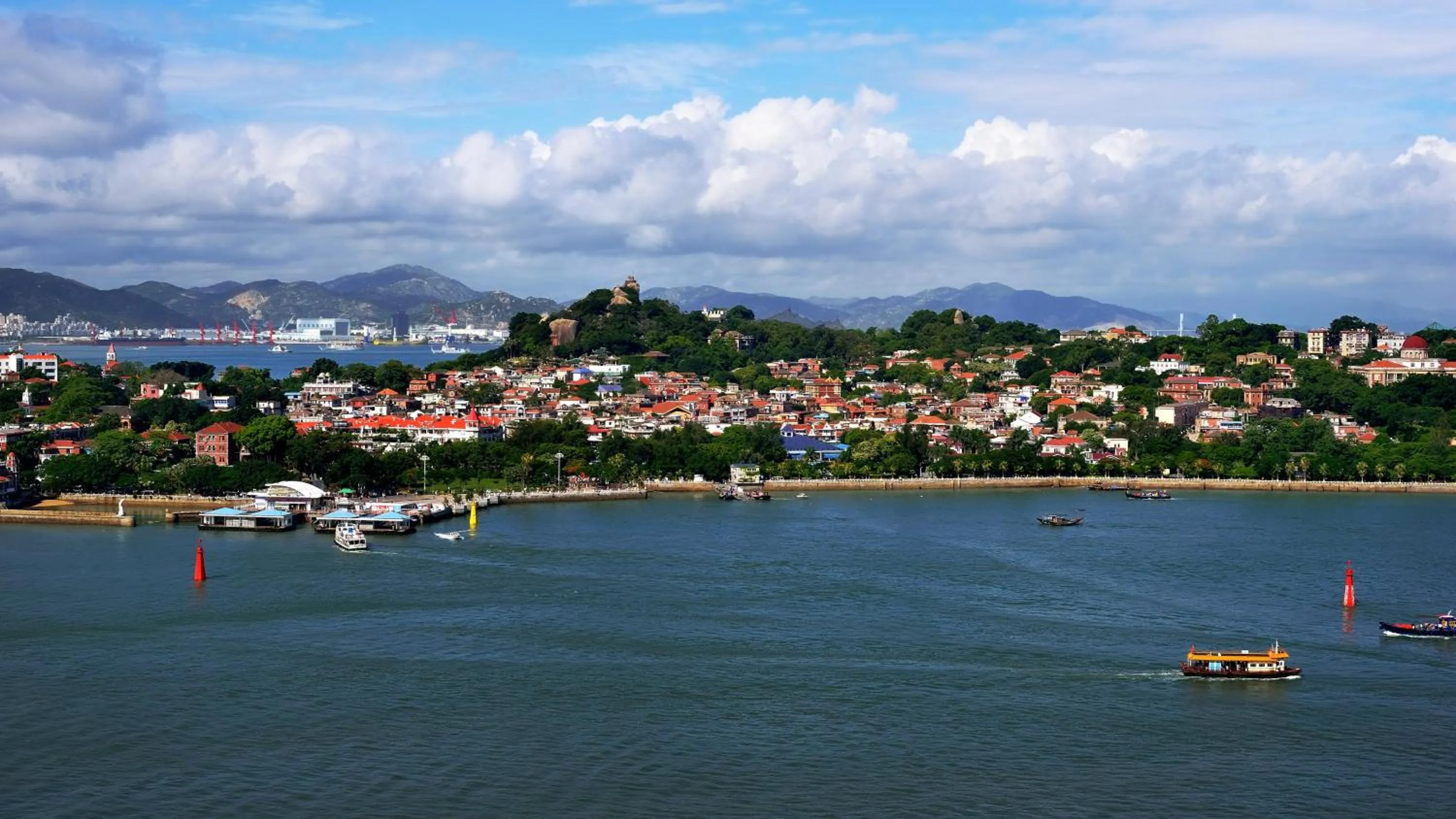 Property building in Hotel Indigo Xiamen Harbour by IHG