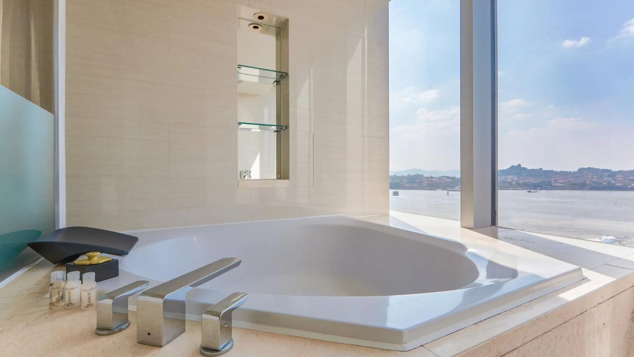 Photo of the whole room in Hotel Indigo Xiamen Harbour by IHG