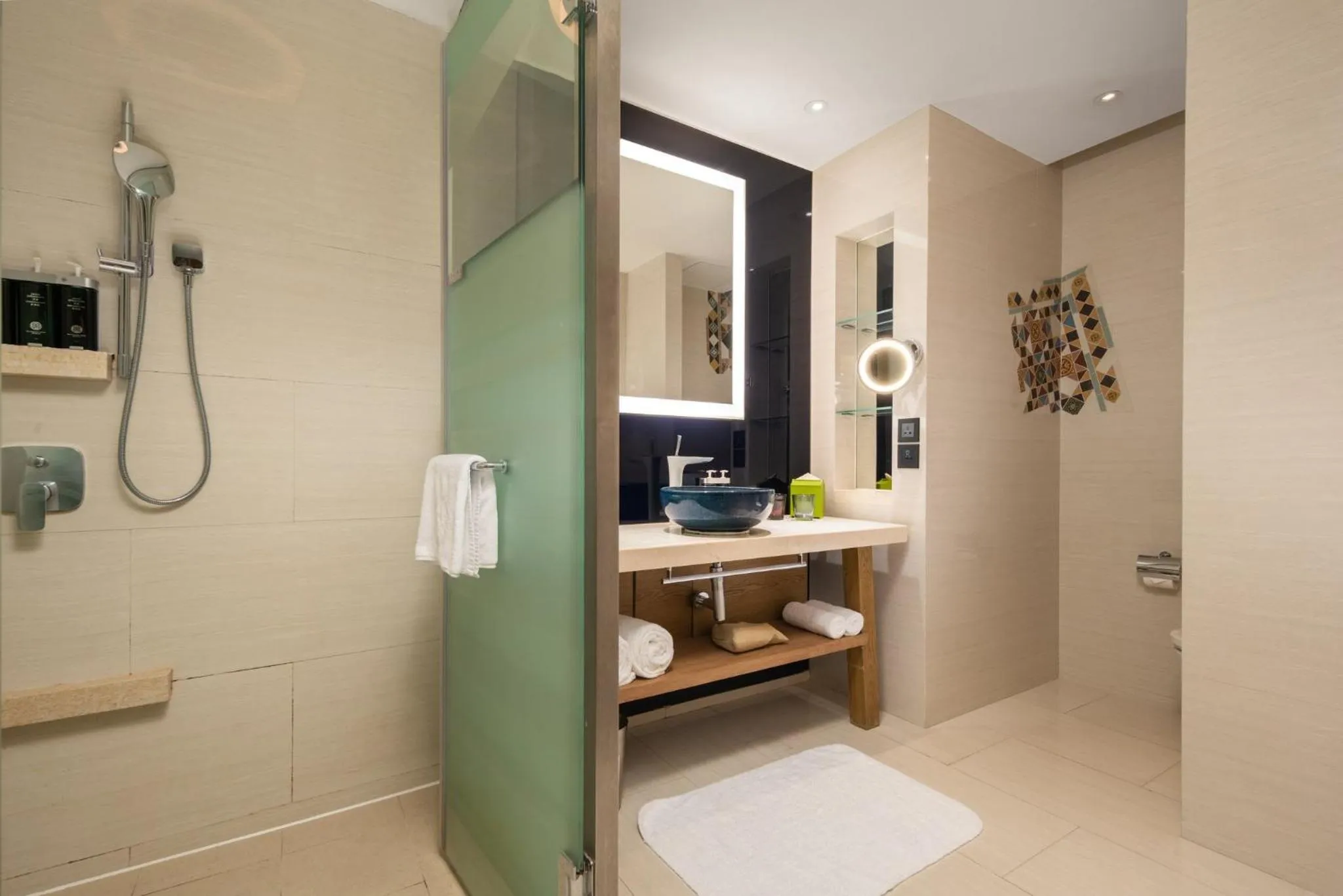 Photo of the whole room in Hotel Indigo Xiamen Harbour by IHG