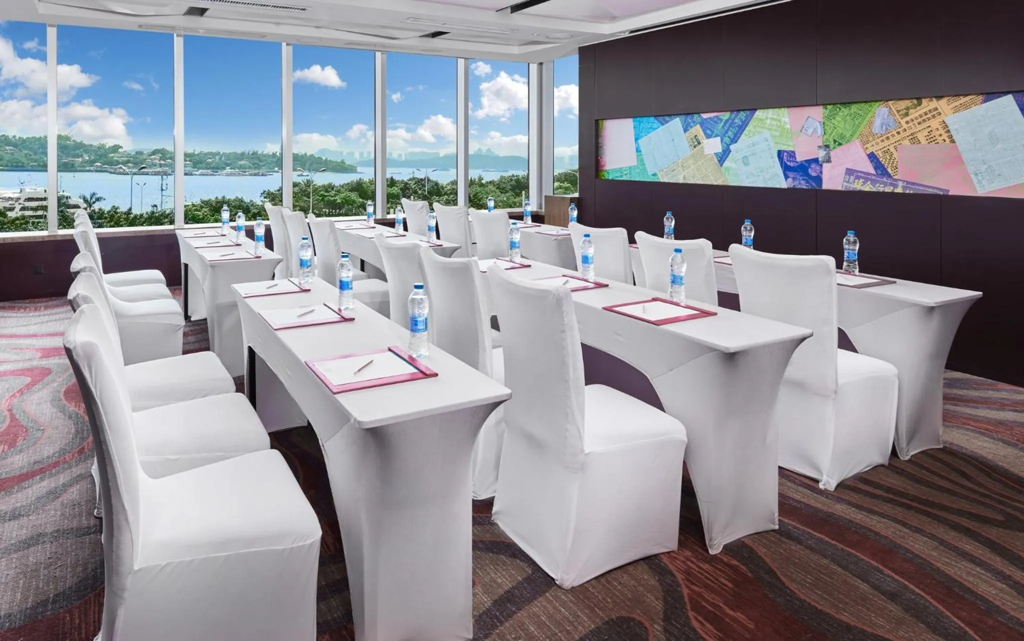 Meeting/conference room in Hotel Indigo Xiamen Harbour by IHG