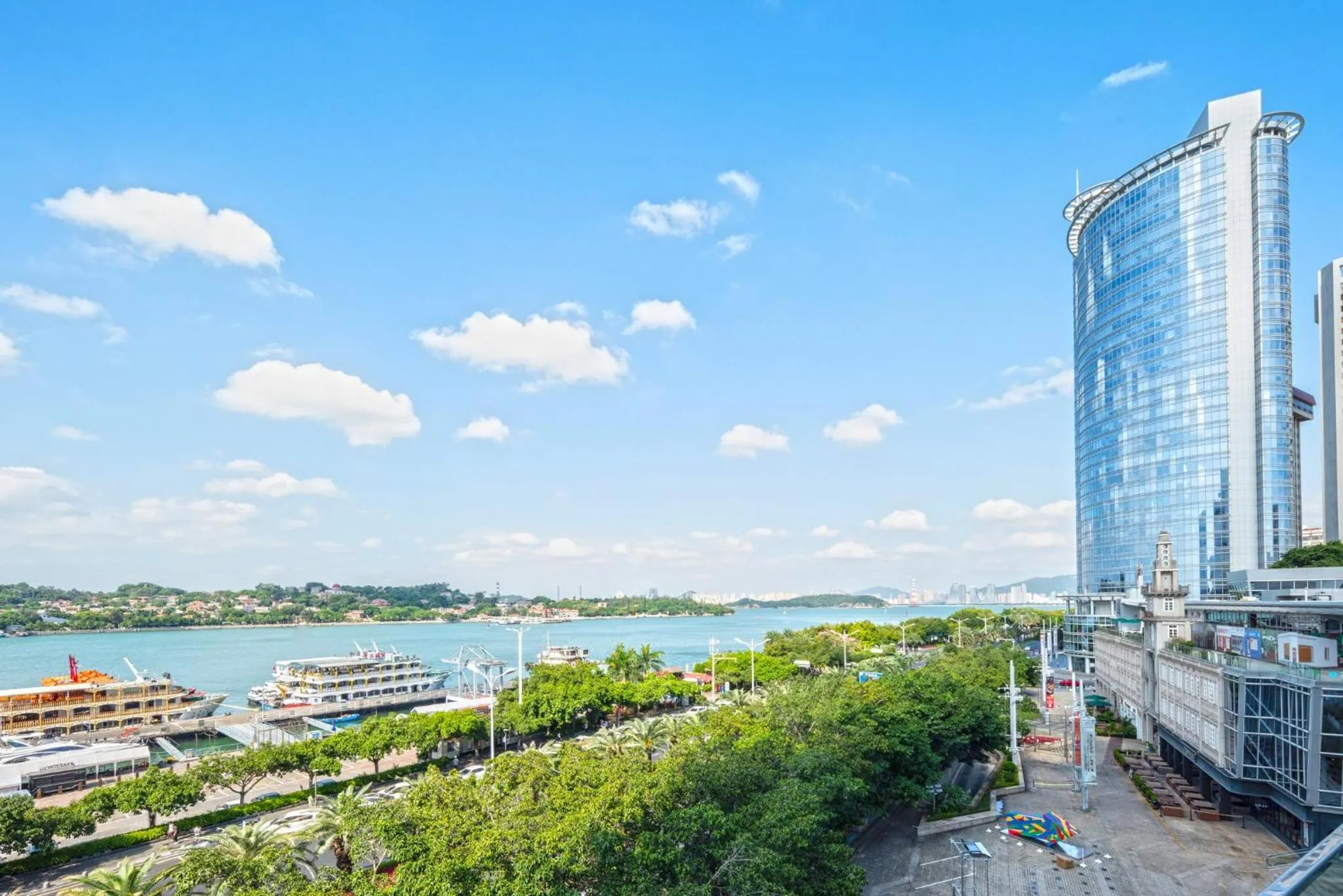 Photo of the whole room in Hotel Indigo Xiamen Harbour by IHG