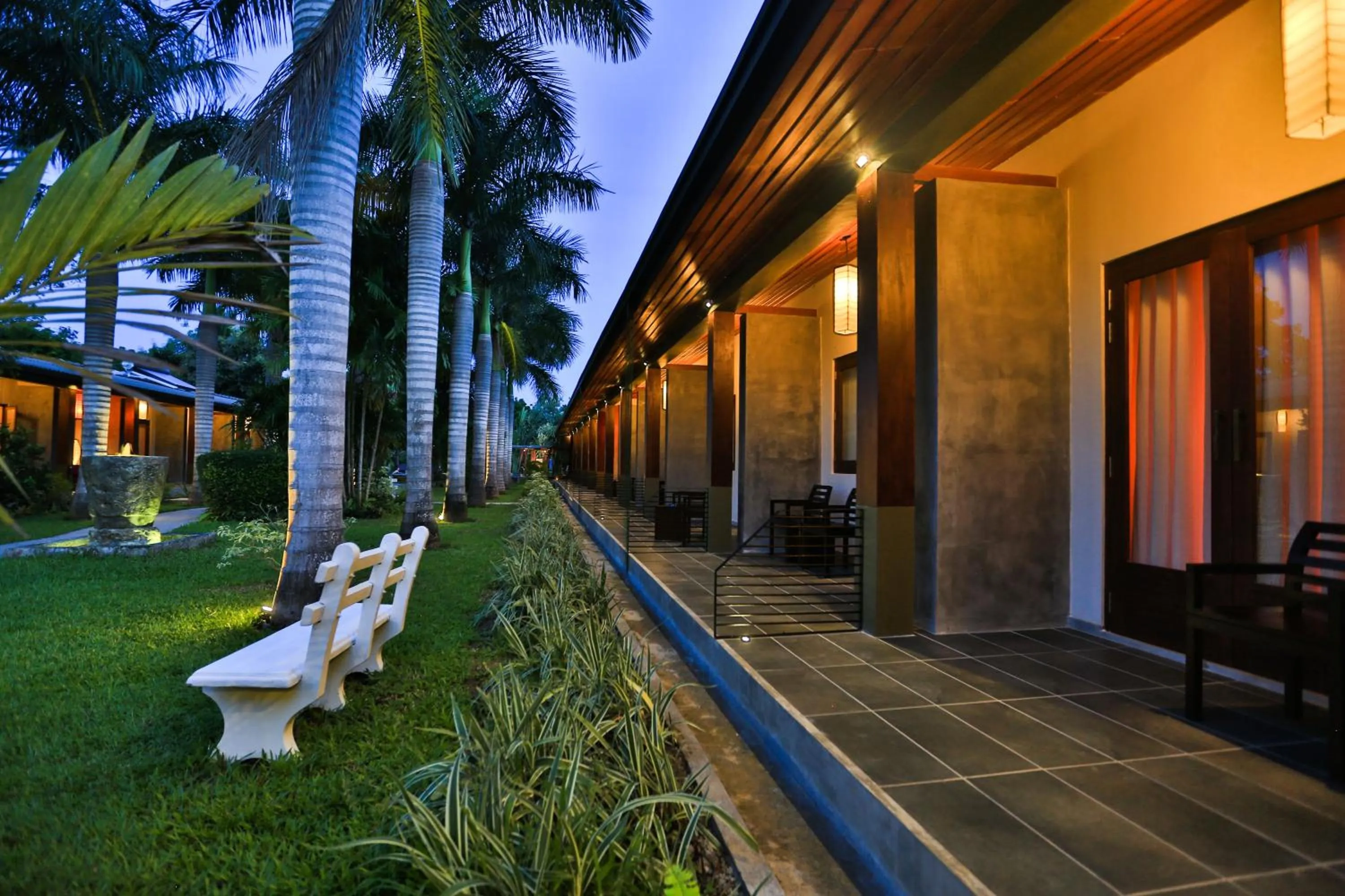 Garden in Chaarya Resort & Spa