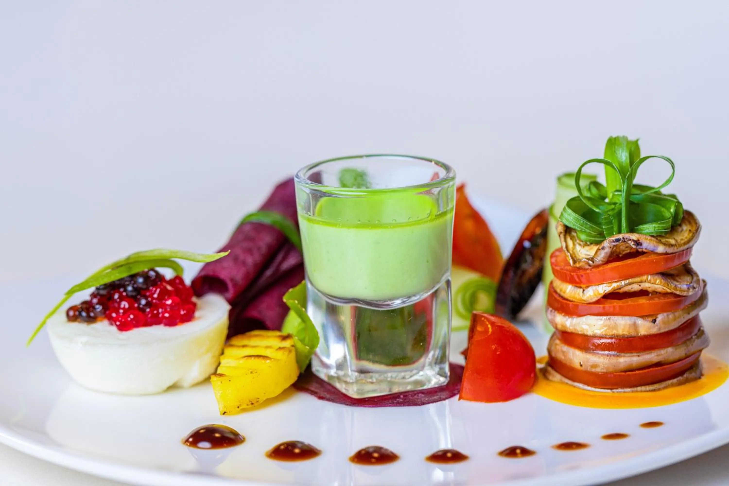 Restaurant/places to eat in Chaarya Resort & Spa