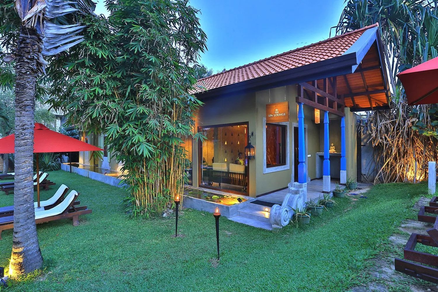 Garden in Chaarya Resort & Spa