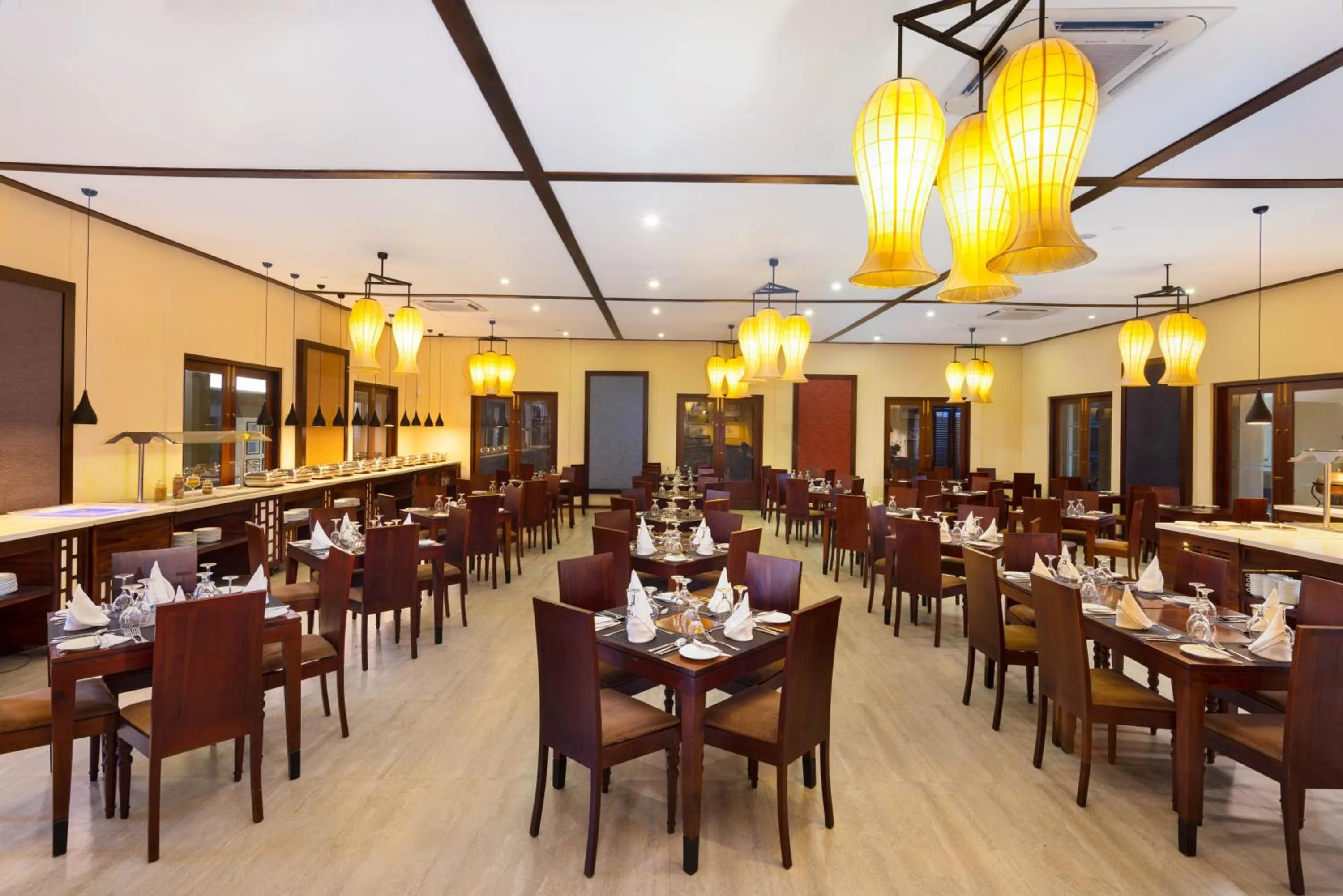 Restaurant/places to eat in Chaarya Resort & Spa