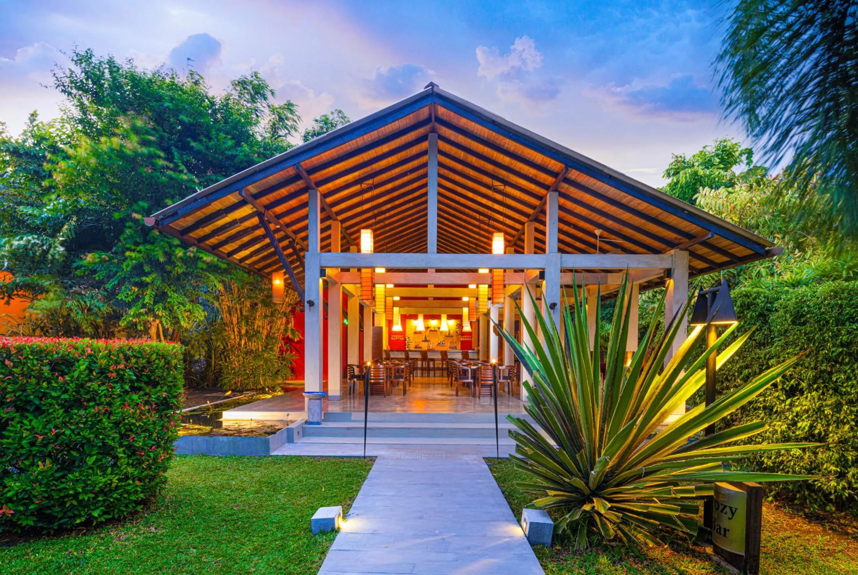 Lounge or bar in Chaarya Resort & Spa