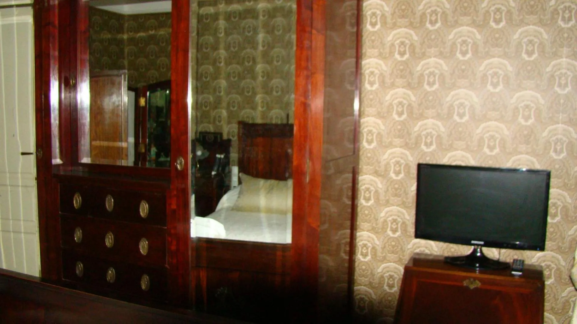 Apartment in CASA RURAL PIEDRAHÍTA ( ART DÉCO )