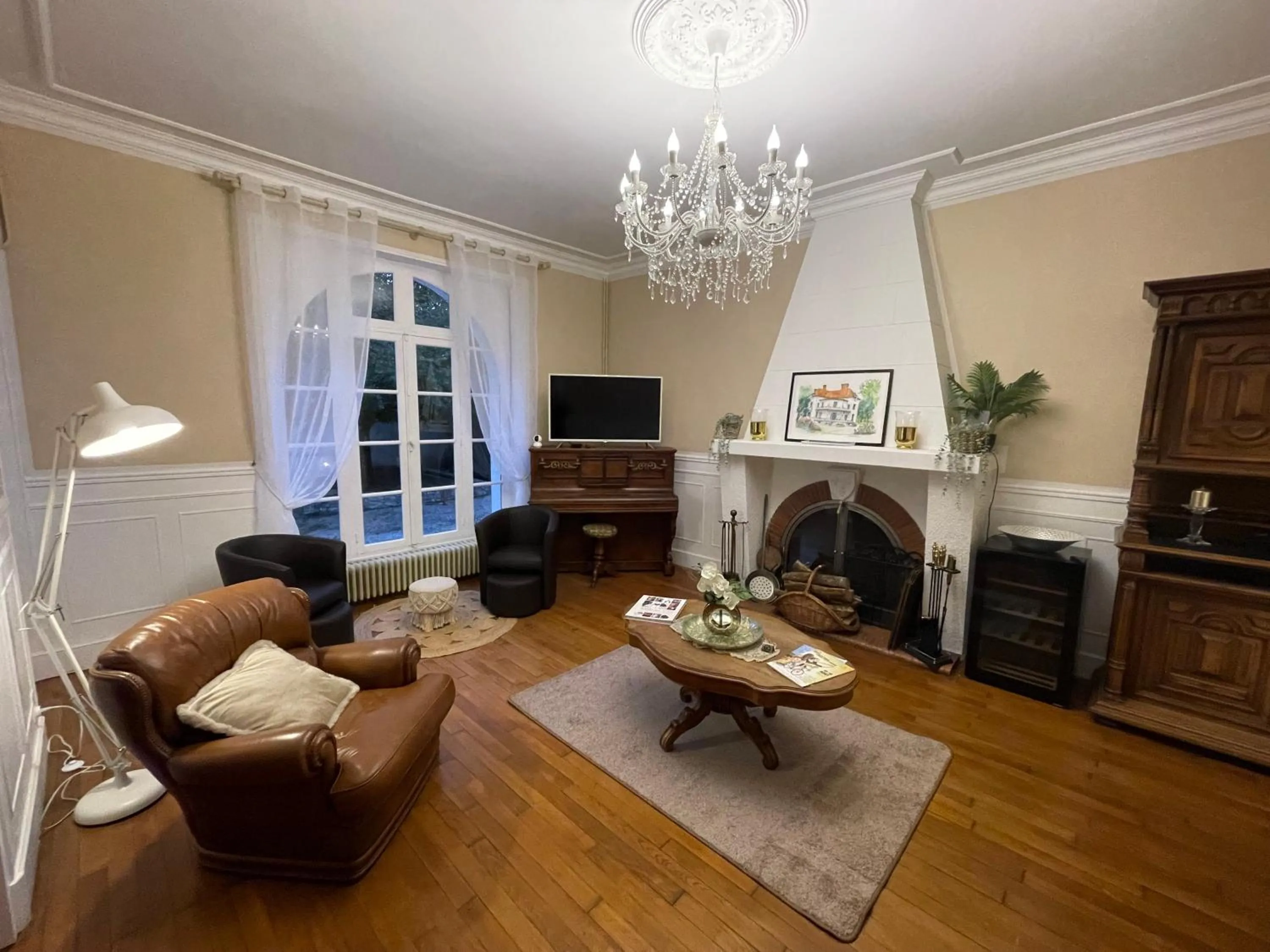 Vue du Château d'Excideuil en chambres